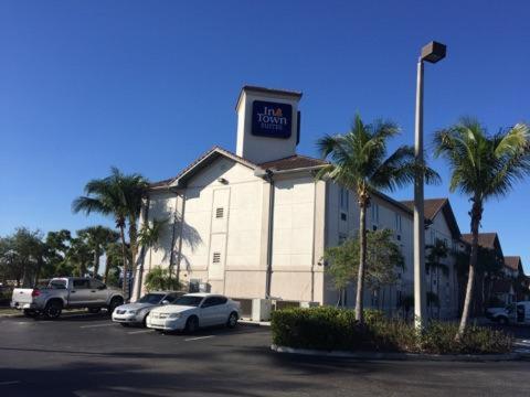 Intown Suites Extended Stay West Palm Beach FL - Military Trail Rd photo 1