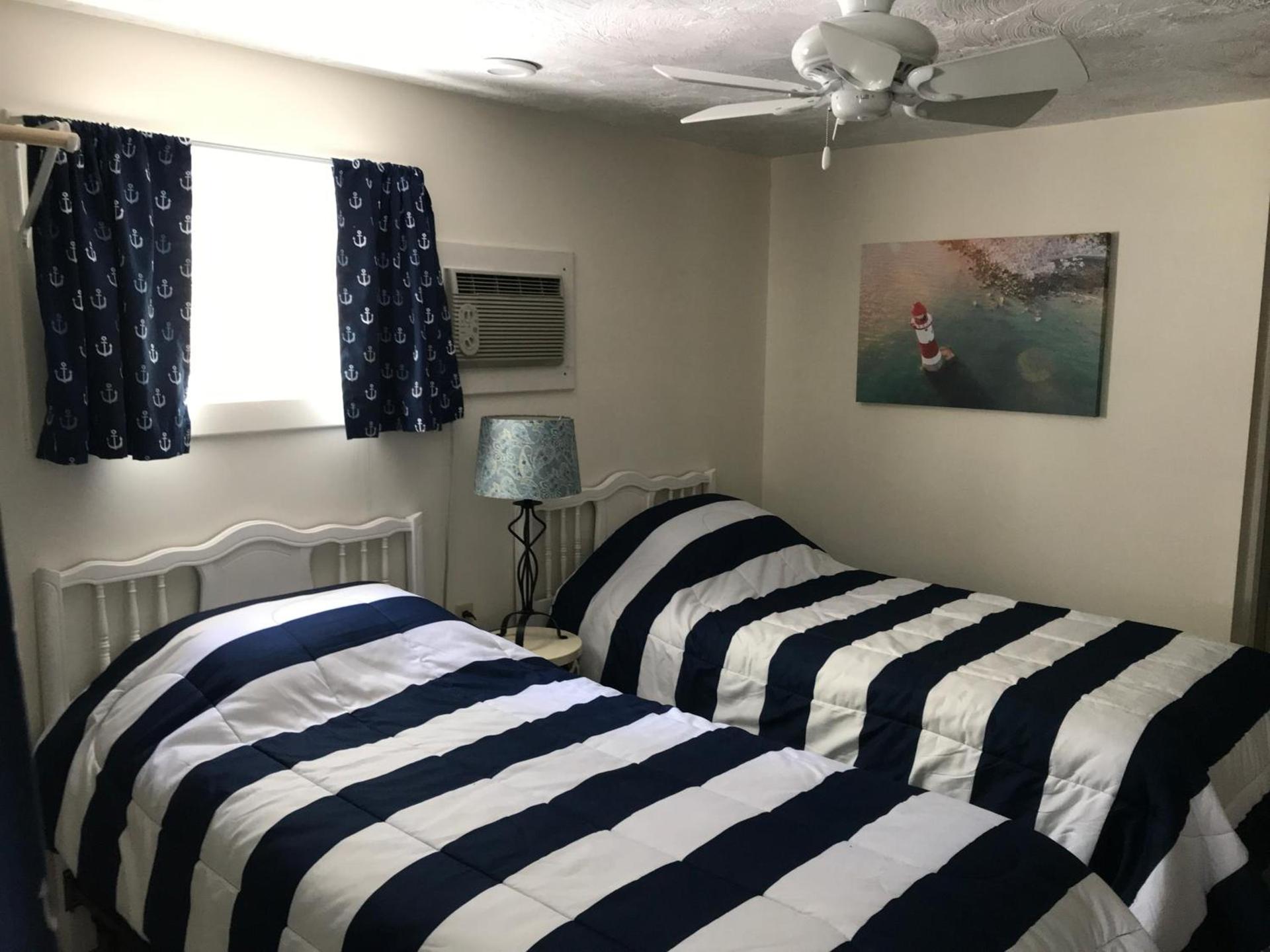 West Winds Motel & Cottages photo 69