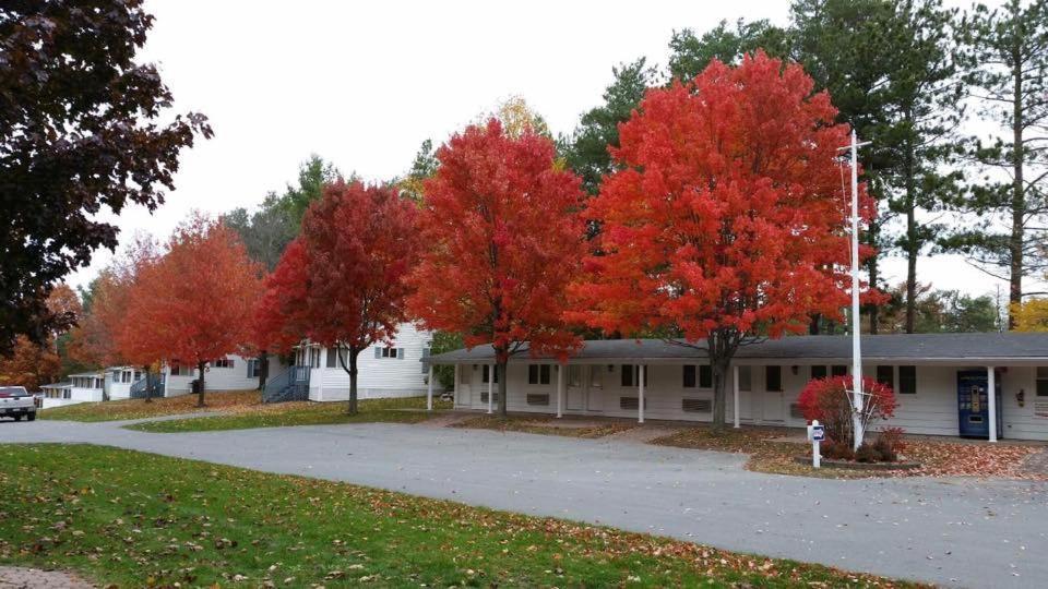 West Winds Motel & Cottages photo 61