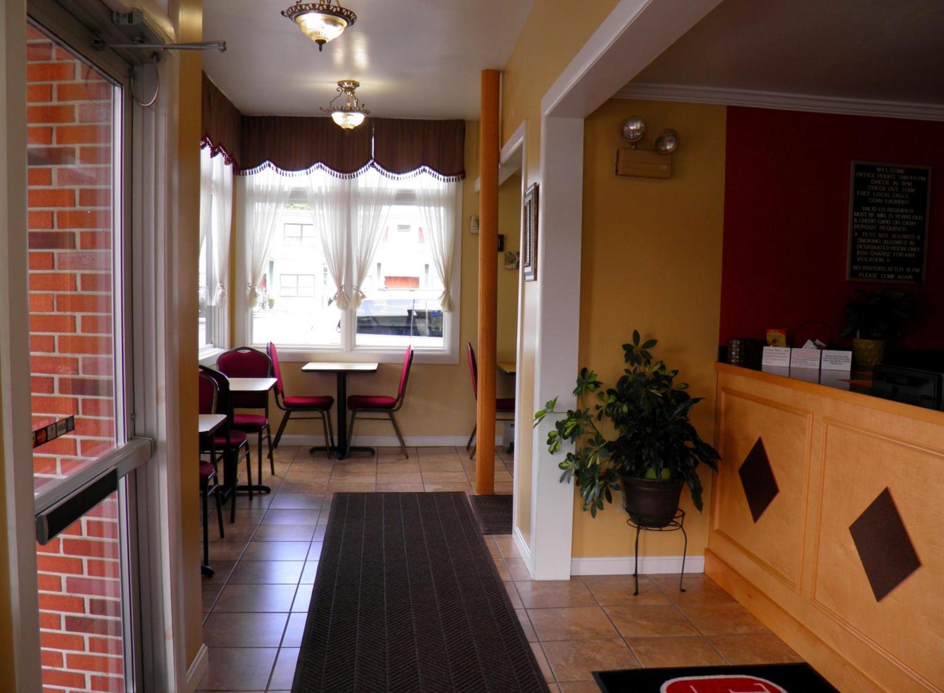 Travelers Inn photo 10