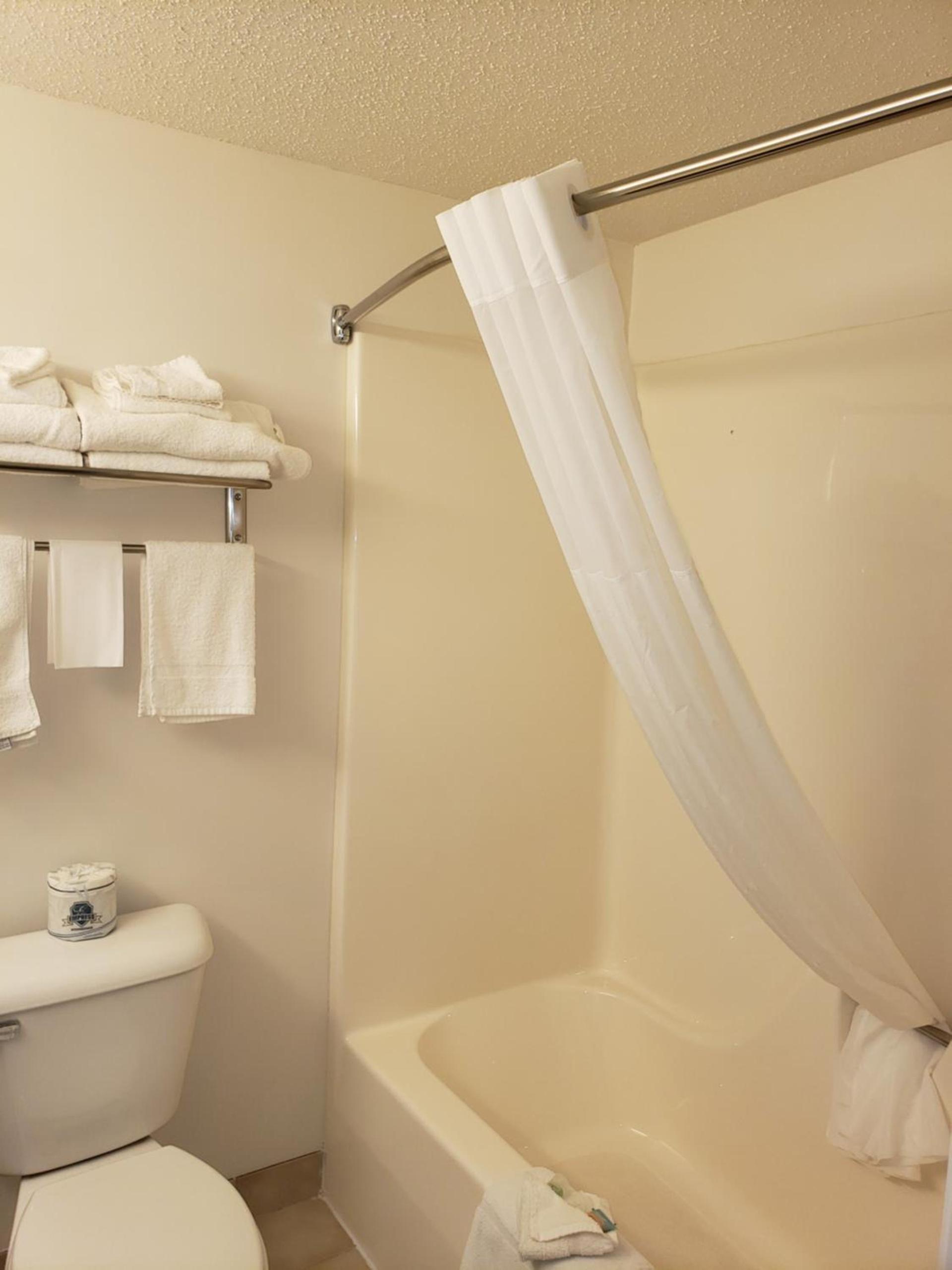 GrandStay Hotel & Suites Hastings photo 6
