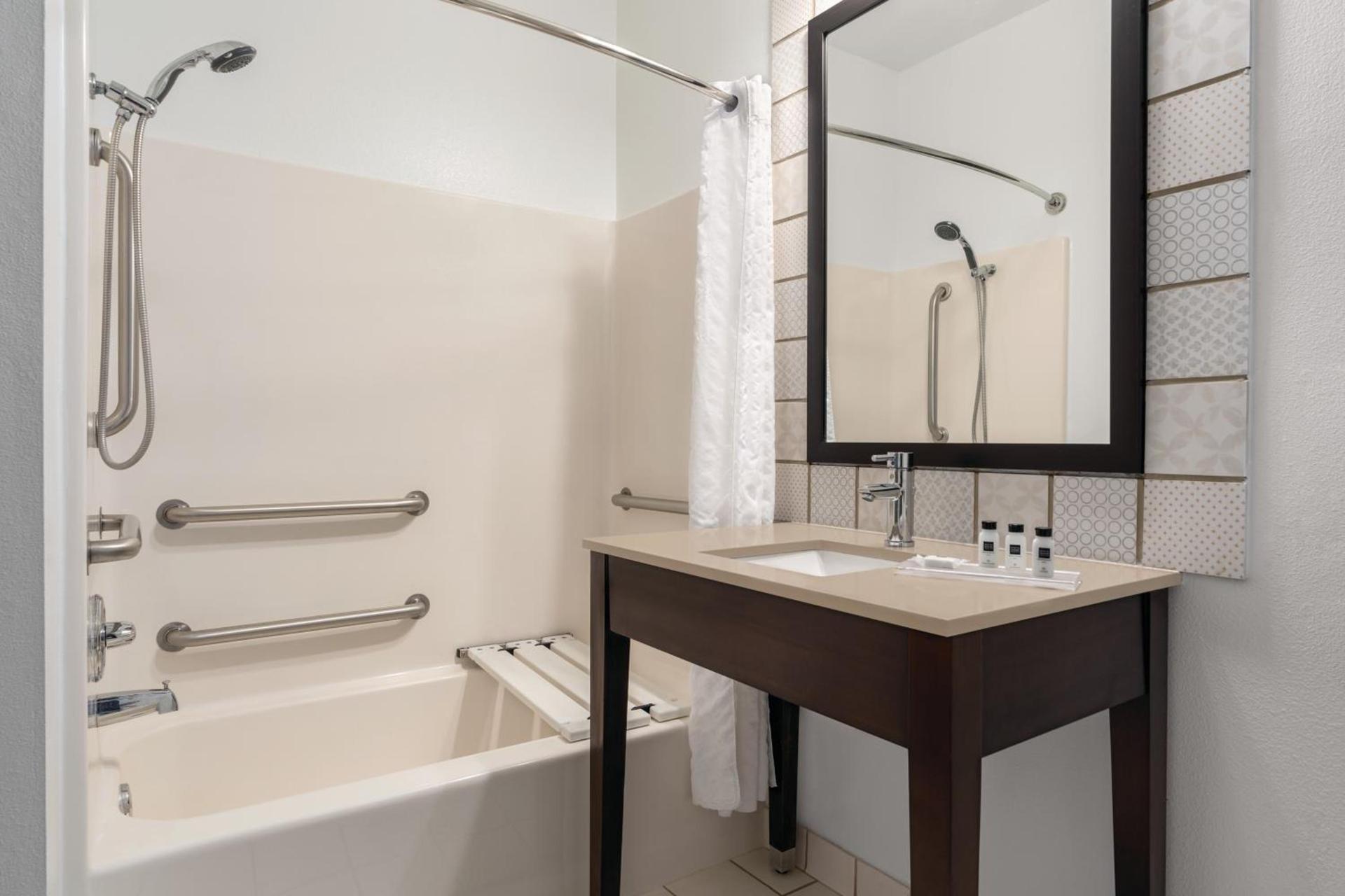 Country Inn & Suites by Radisson, Big Flats (Elmira), NY photo 33