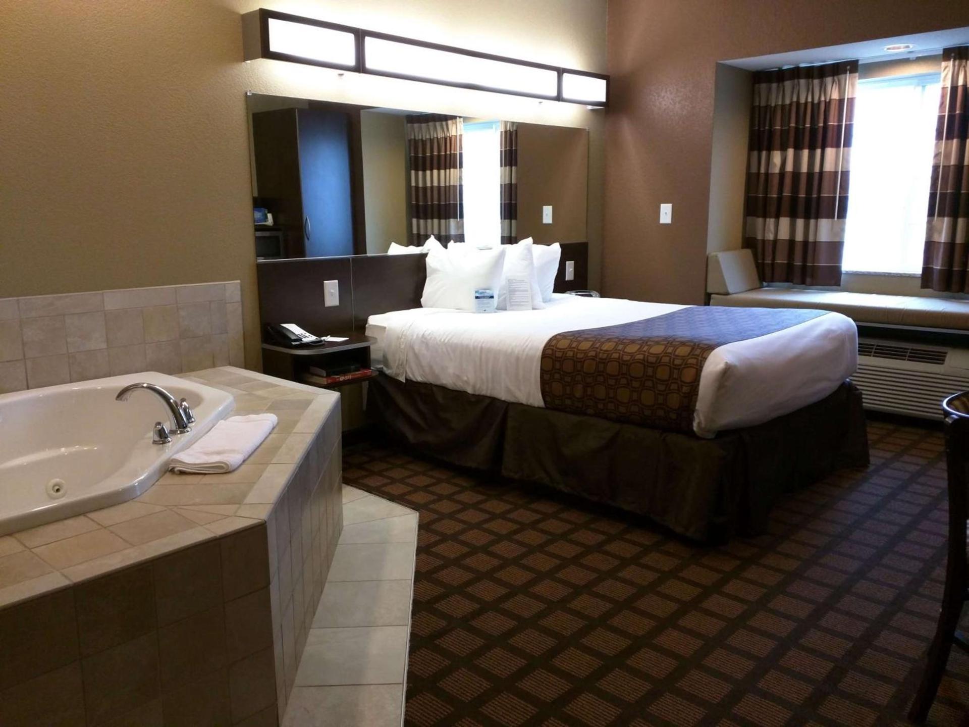 Microtel Inn & Suites by Wyndham Minot photo 20