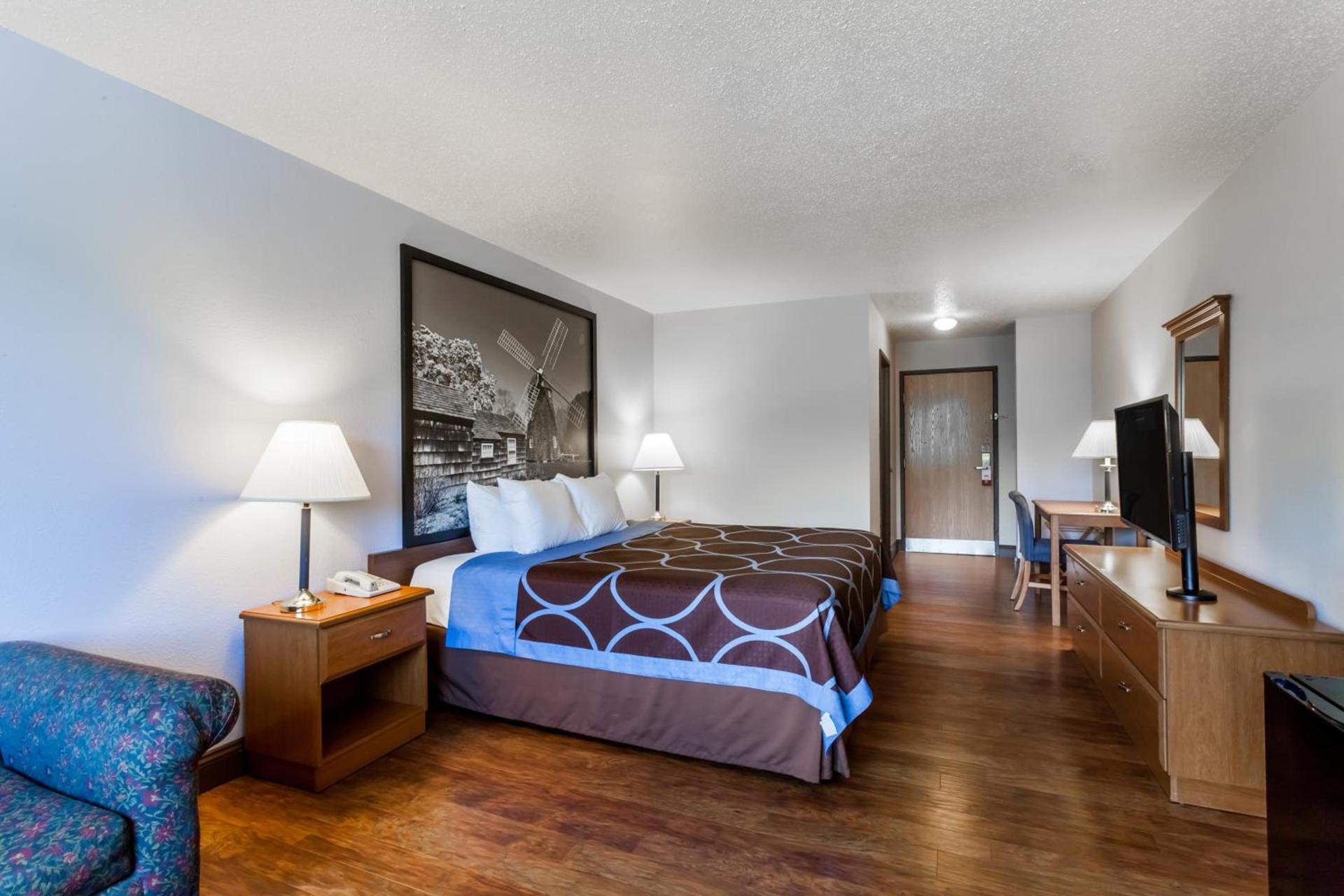 Super 8 by Wyndham Cobleskill NY photo 20