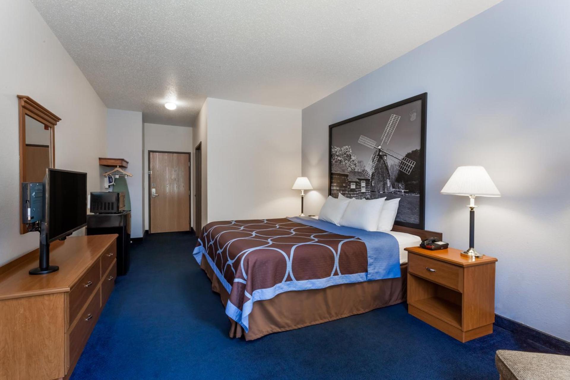 Super 8 by Wyndham Cobleskill NY photo 19