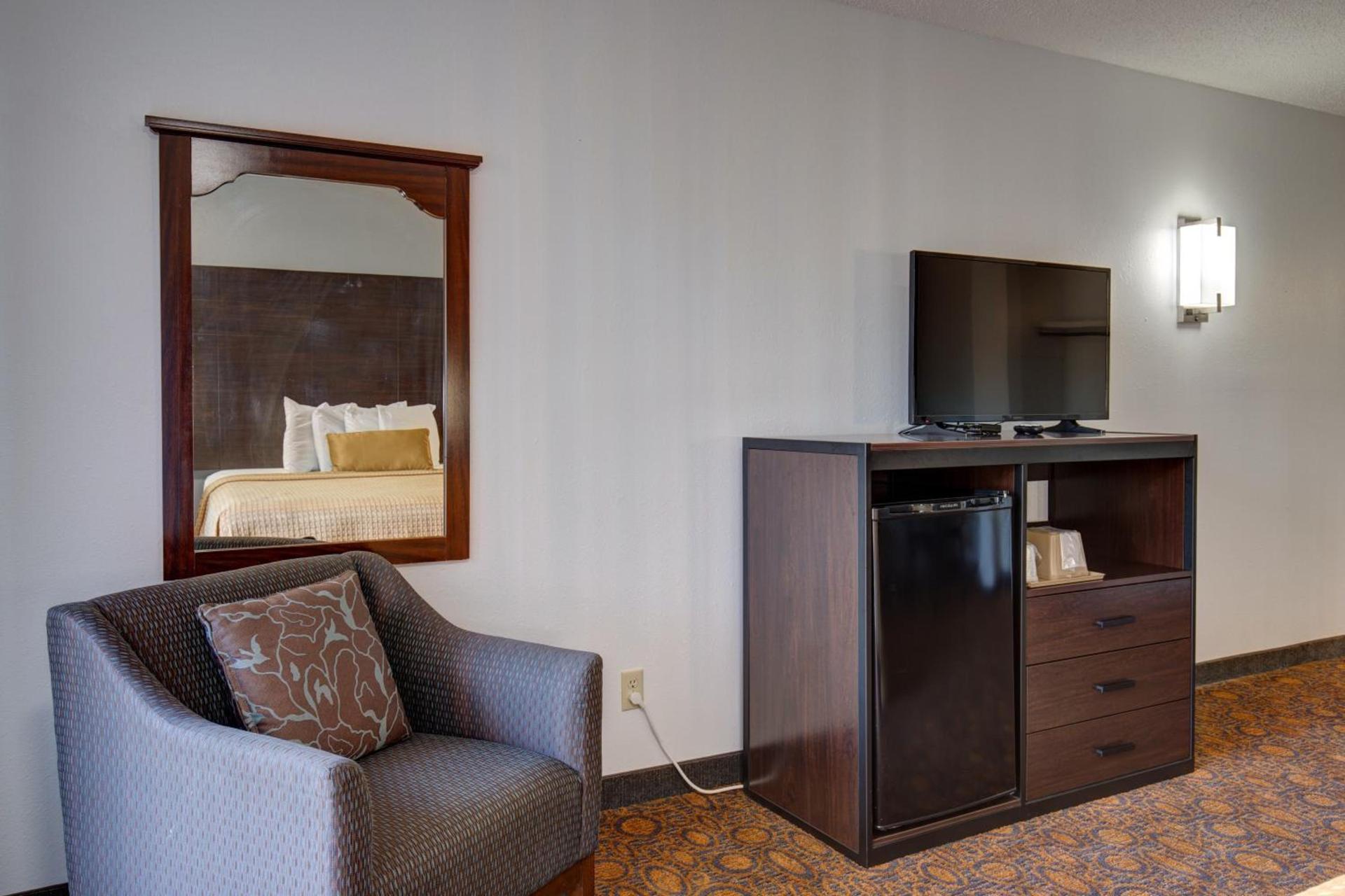Howard Johnson by Wyndham Branson Theatre District photo 45