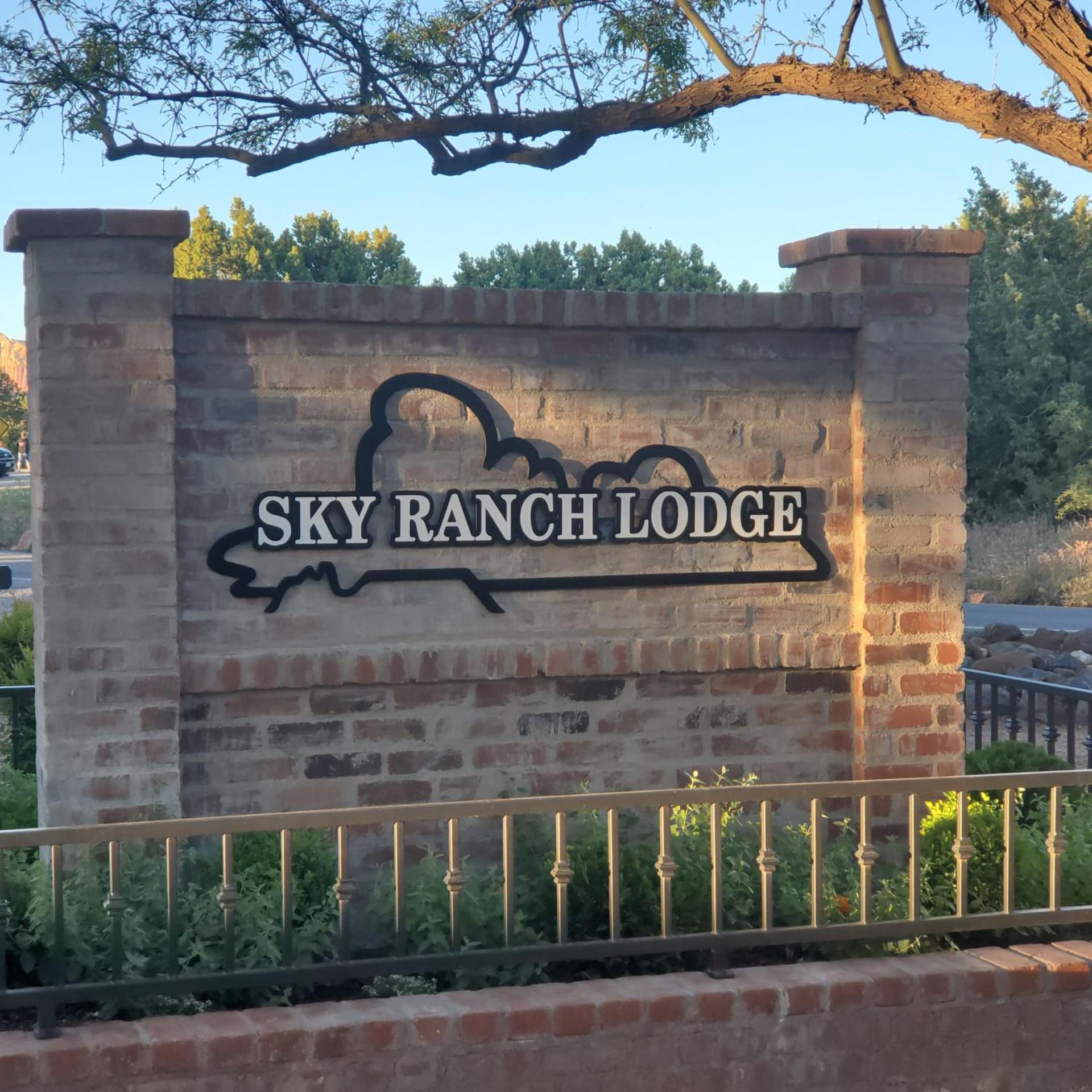 Sky Ranch Lodge photo 20