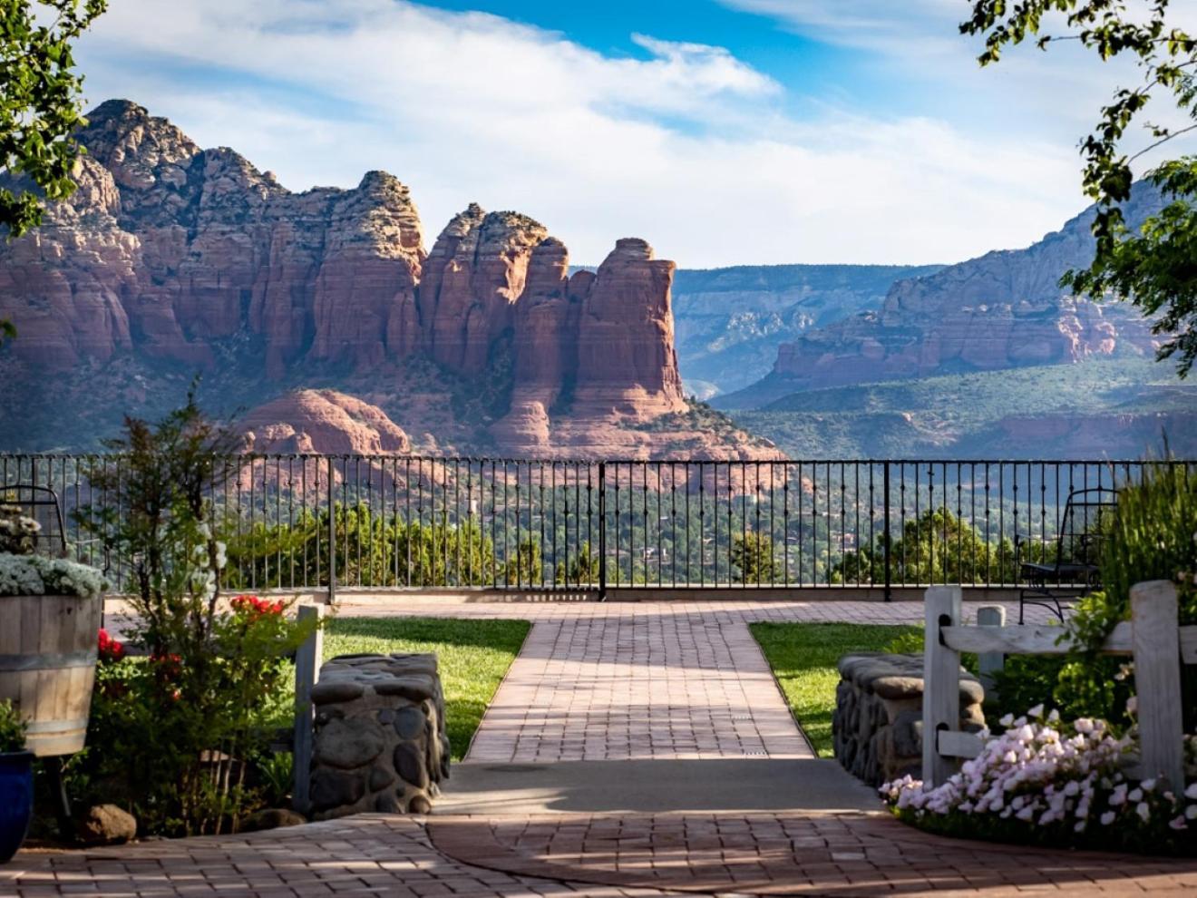 Sky Ranch Lodge photo 95