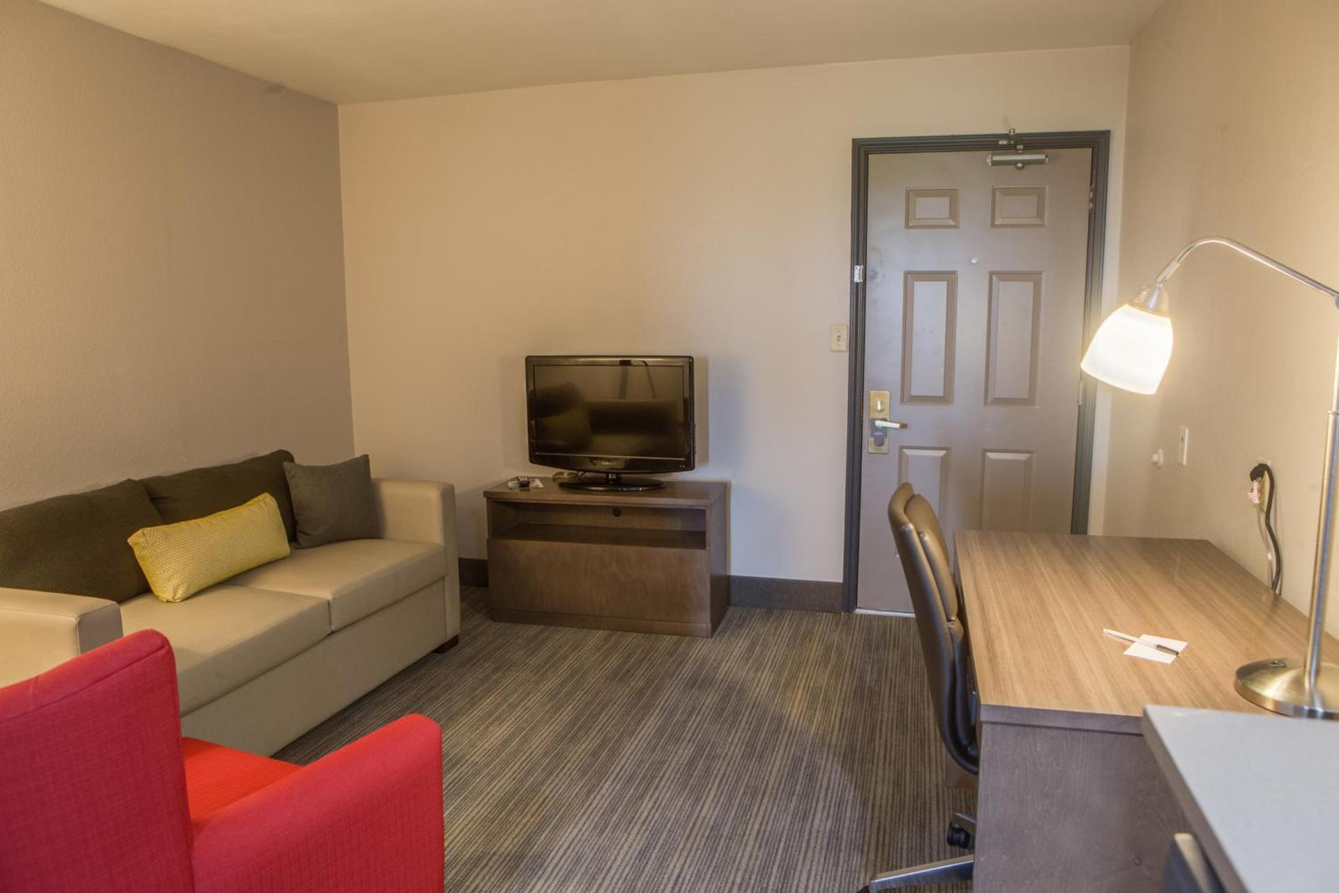 Country Inn & Suites by Radisson, Harlingen, TX photo 44