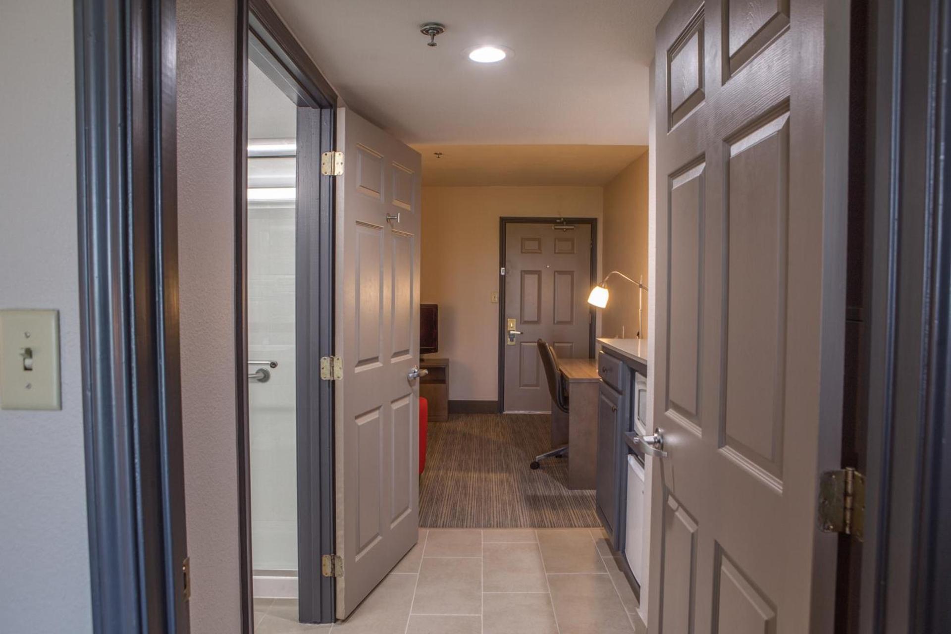 Country Inn & Suites by Radisson, Harlingen, TX photo 41