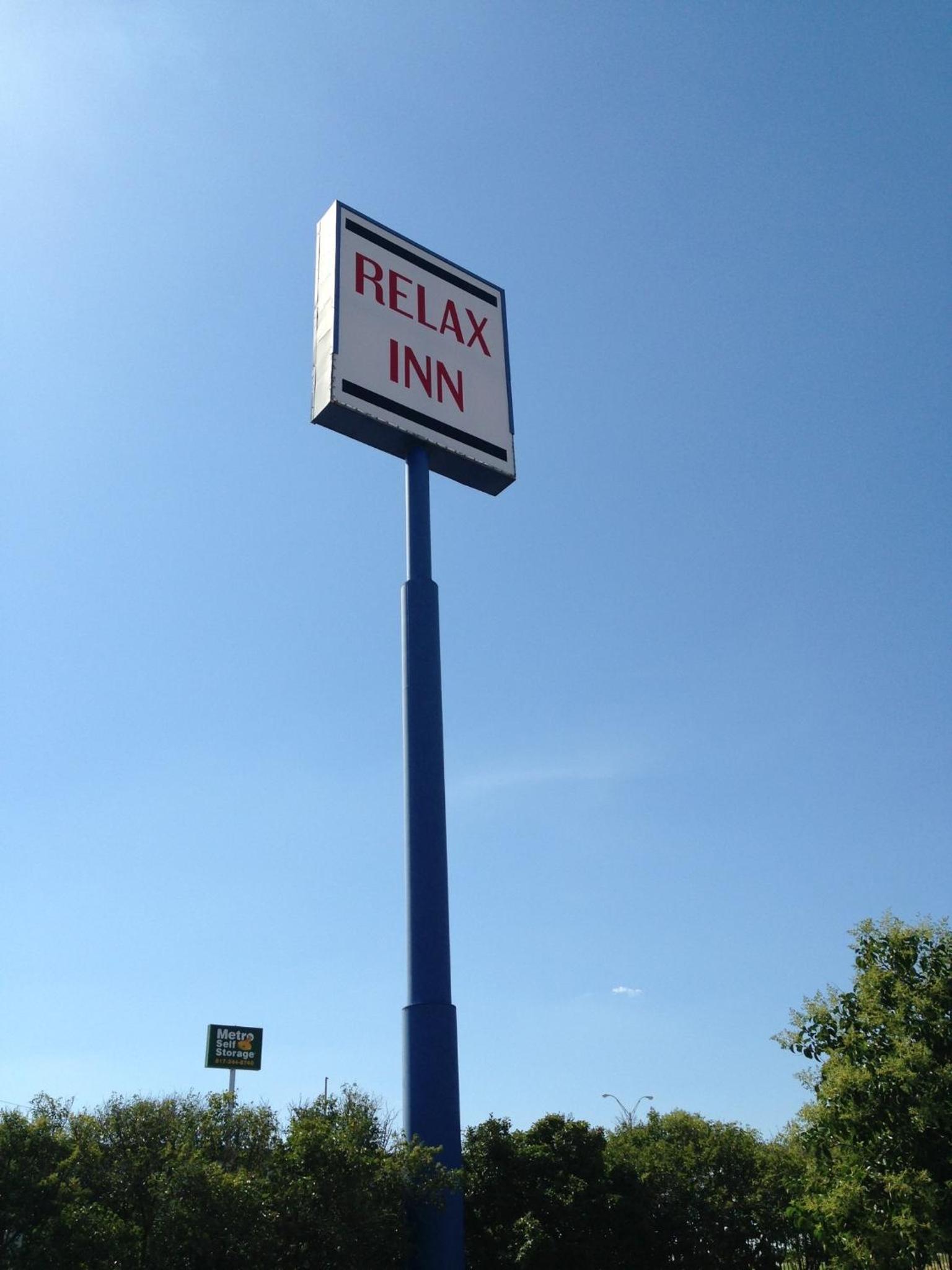 Relax Inn Forth Worth photo 9