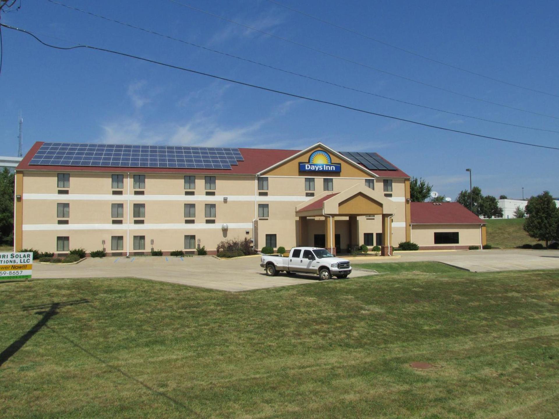 Days Inn by Wyndham Jefferson City photo 29