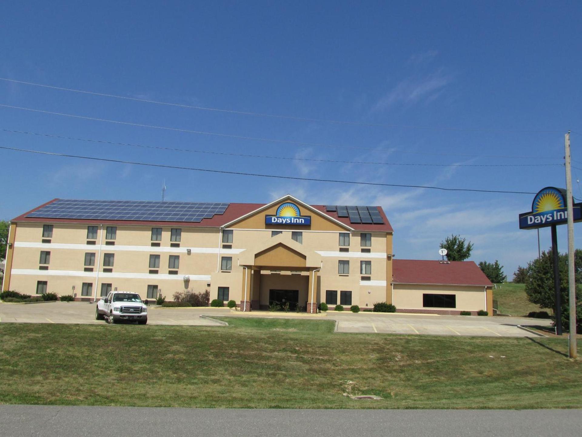 Days Inn by Wyndham Jefferson City photo 28