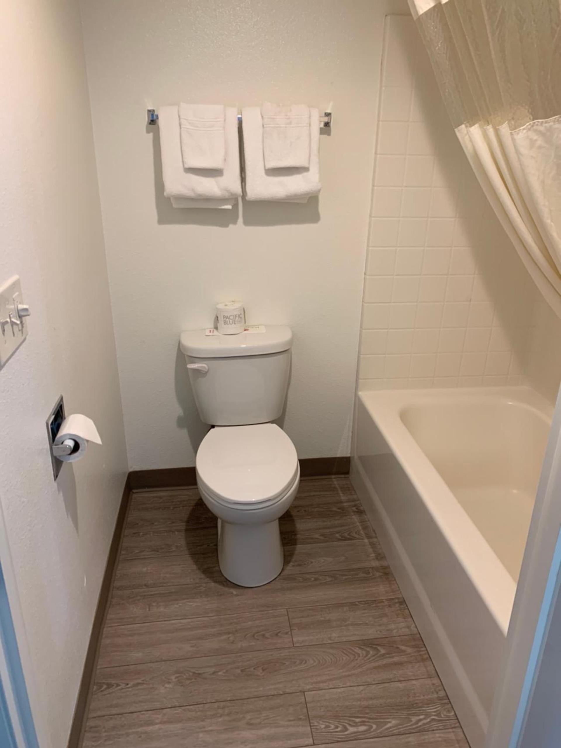 Travelodge by Wyndham Cedar City photo 11