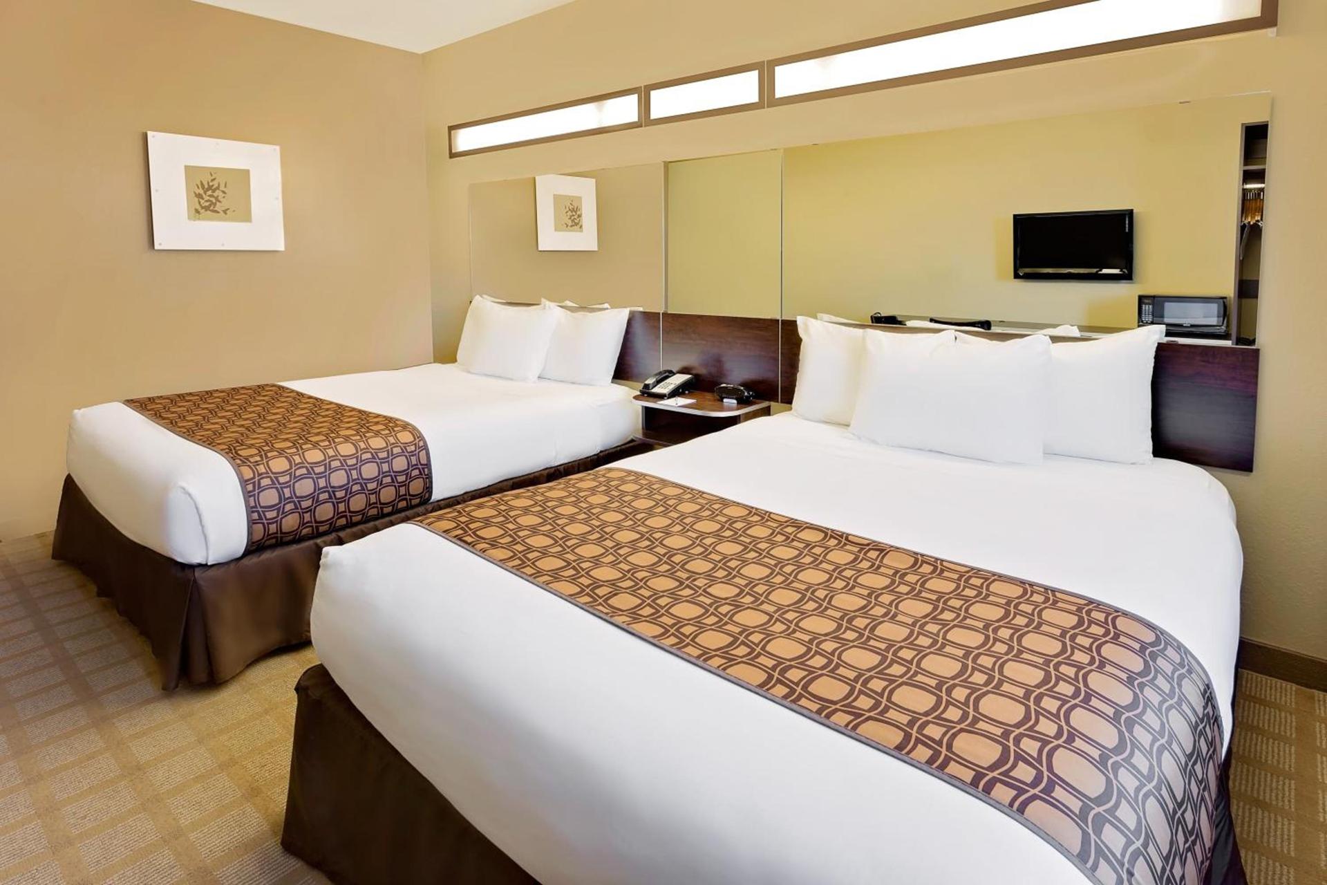 Microtel Inn & Suites by Wyndham Prairie du Chien photo 10