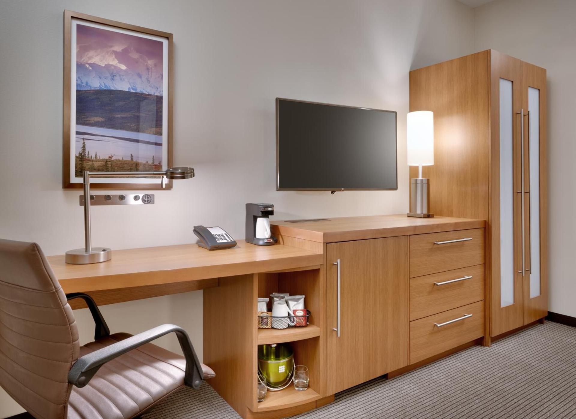 Hyatt Place Anchorage-Midtown photo 13