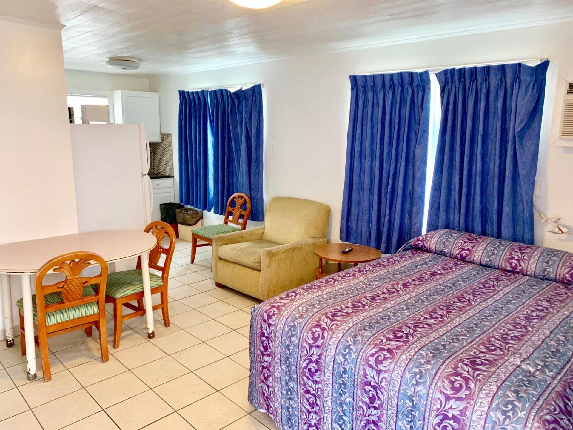 White Caps Motel photo 95