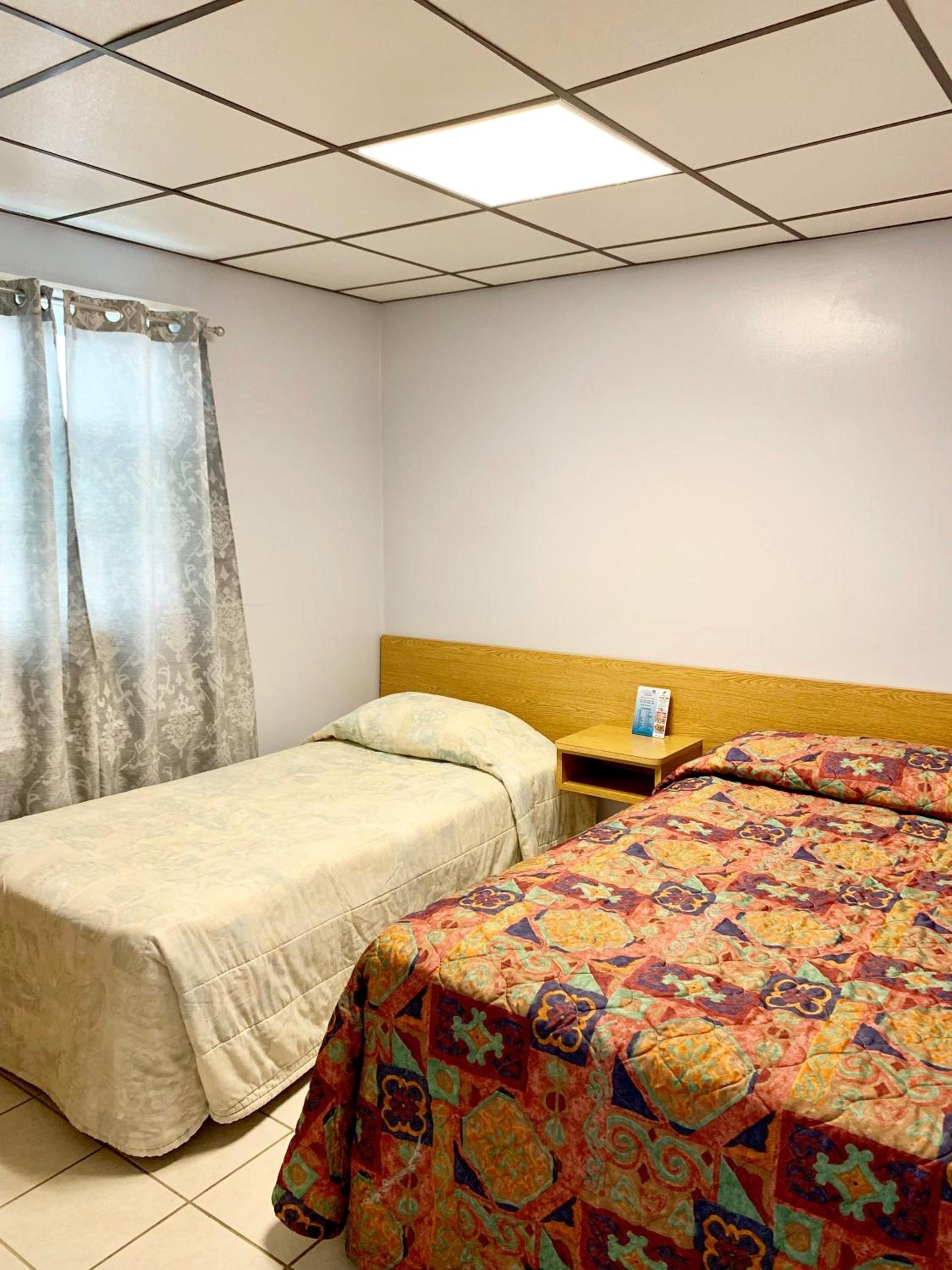 White Caps Motel photo 92