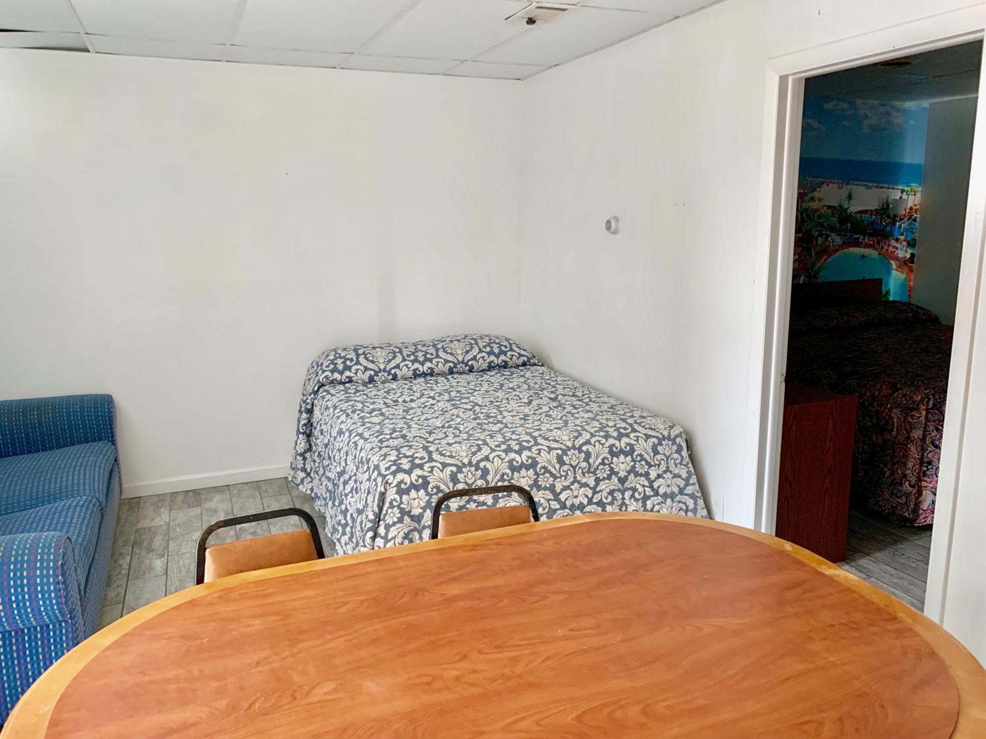 White Caps Motel photo 56
