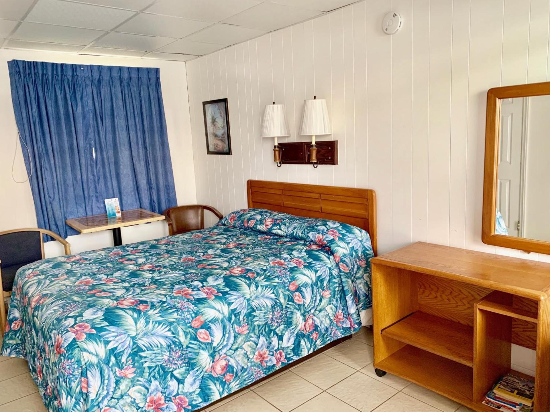 White Caps Motel photo 7