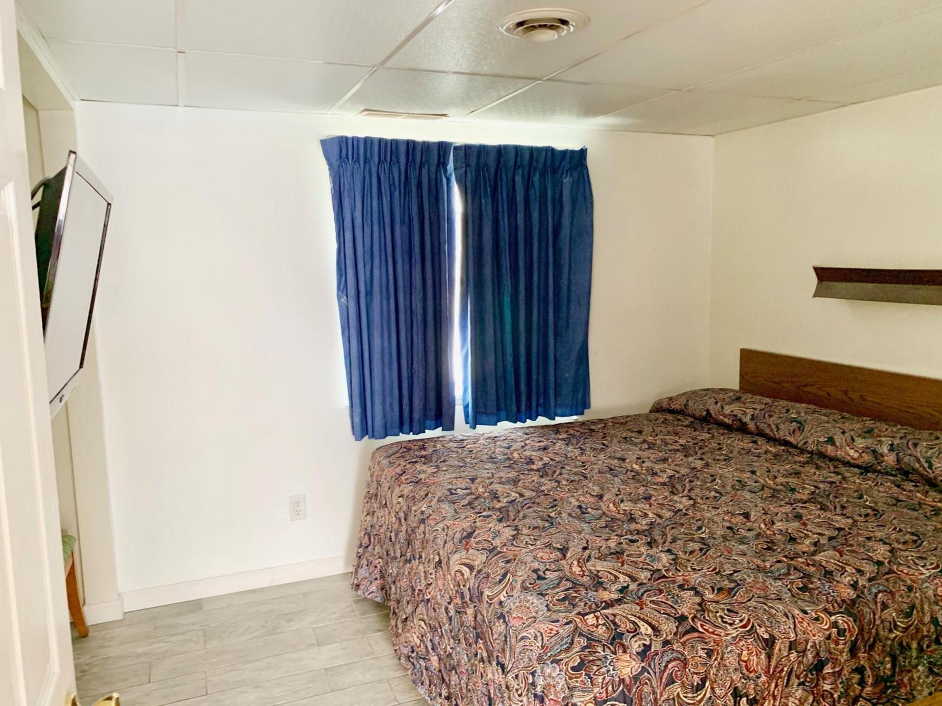 White Caps Motel photo 26