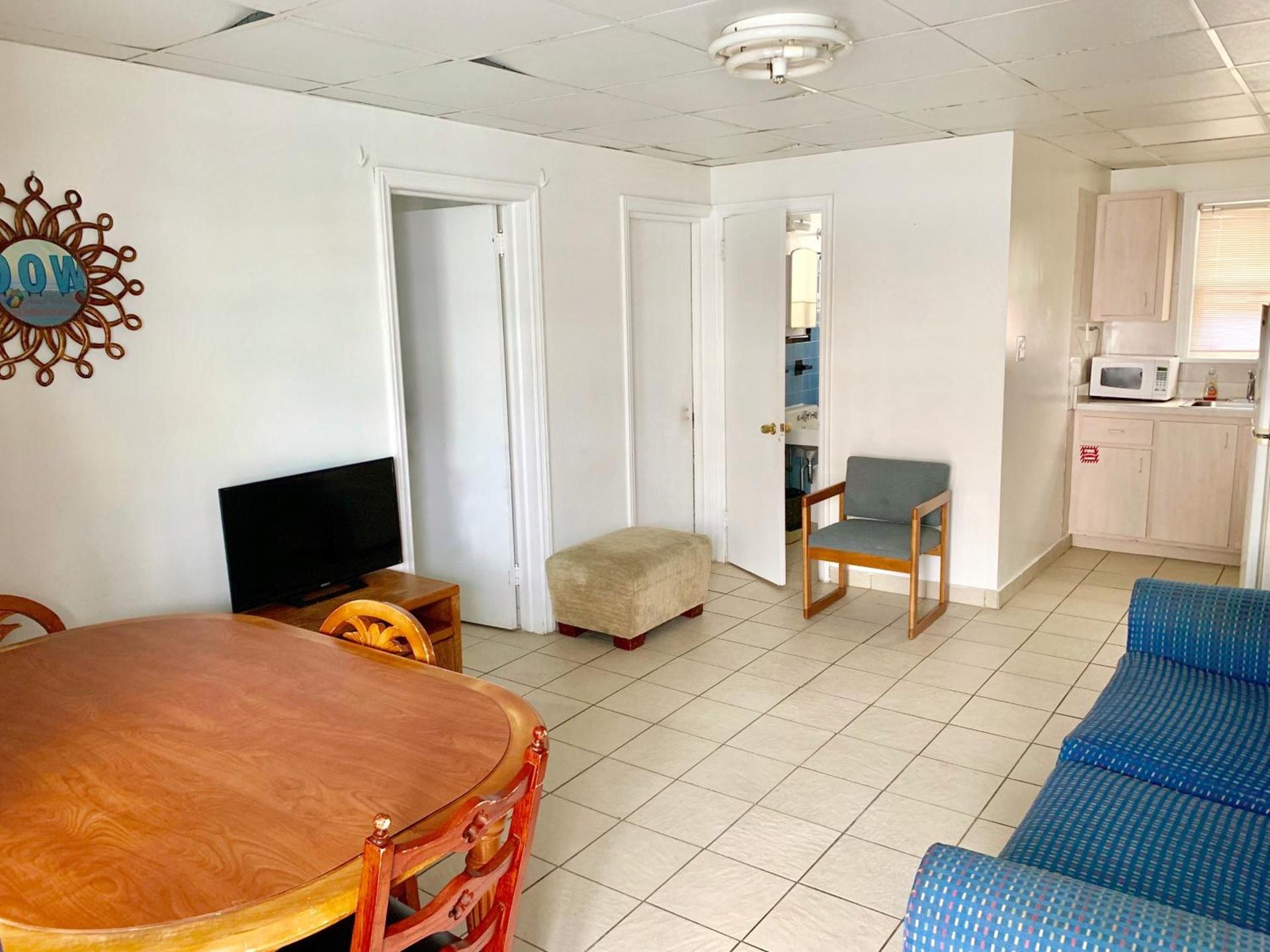 White Caps Motel photo 16