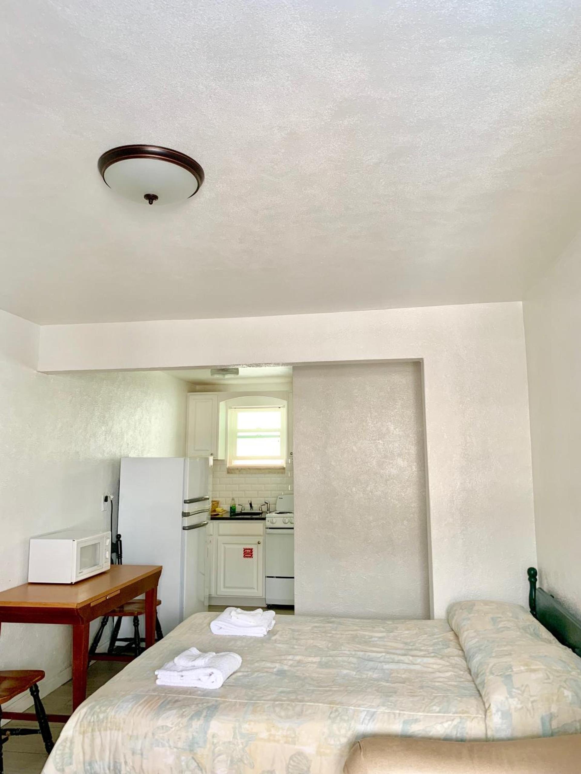 White Caps Motel photo 27