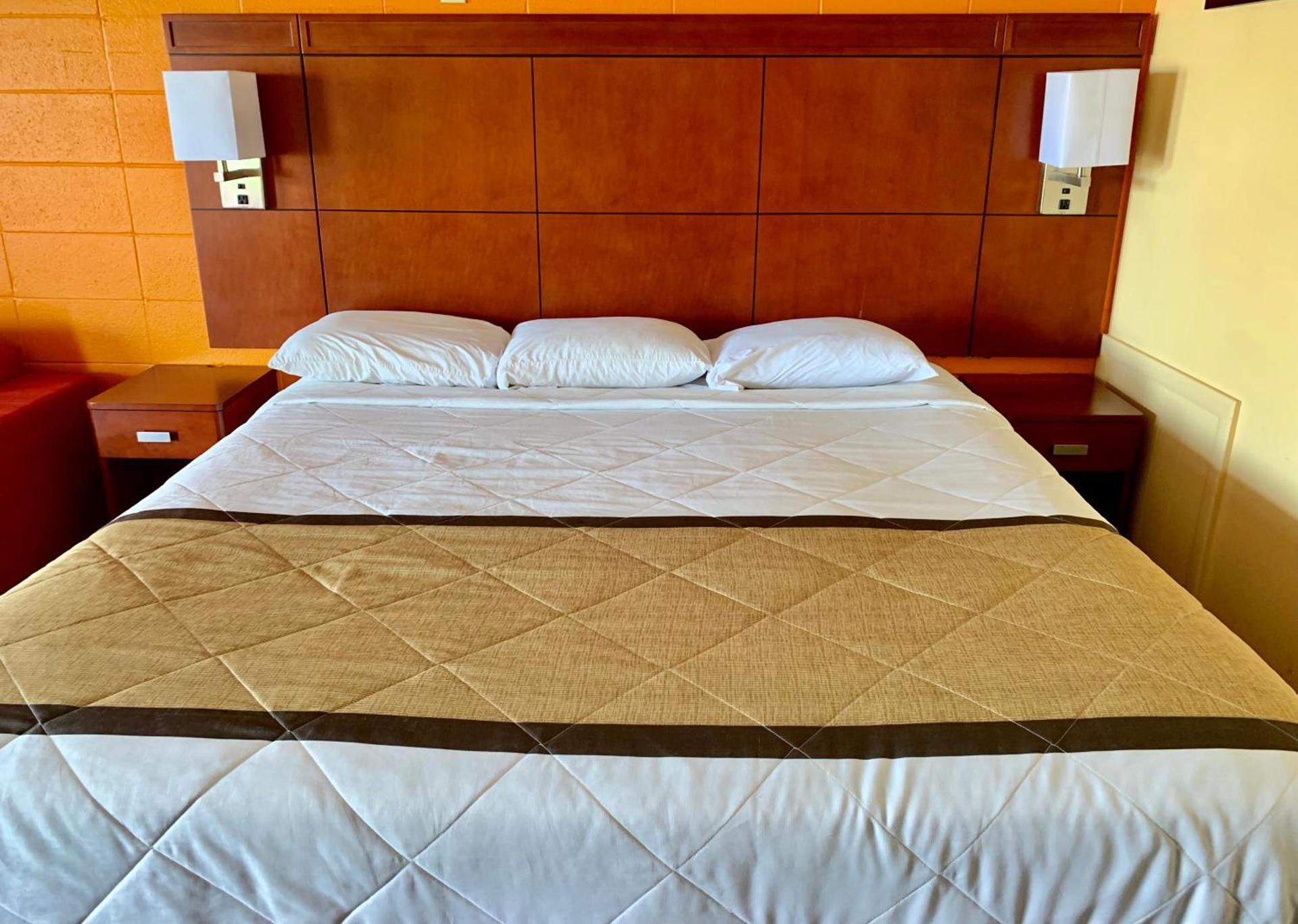 Budget Inn Mifflintown photo 11