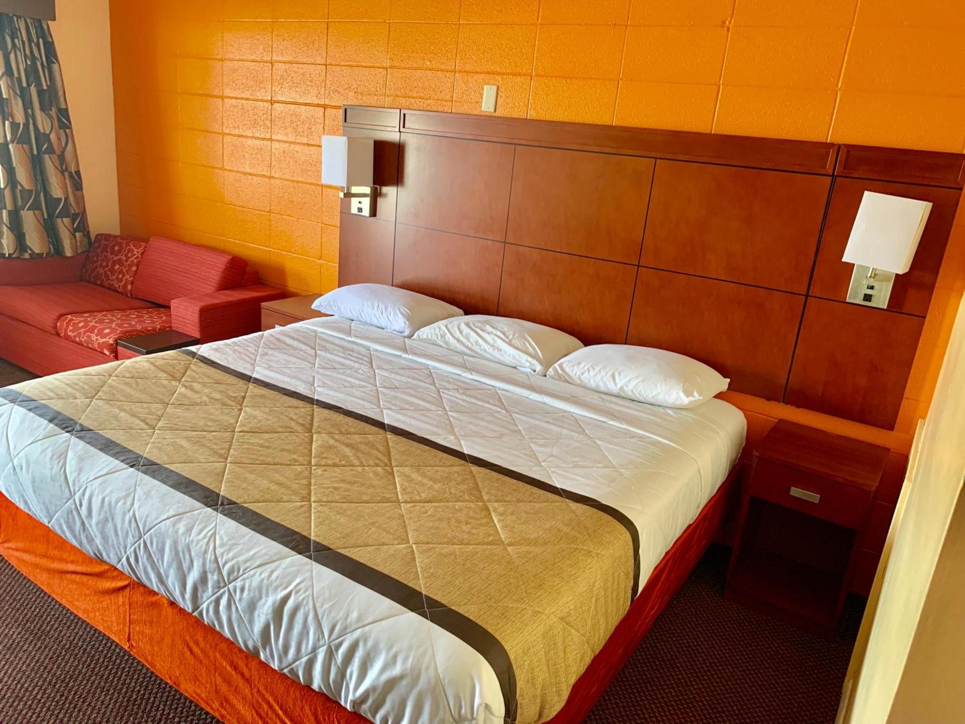 Budget Inn Mifflintown photo 4