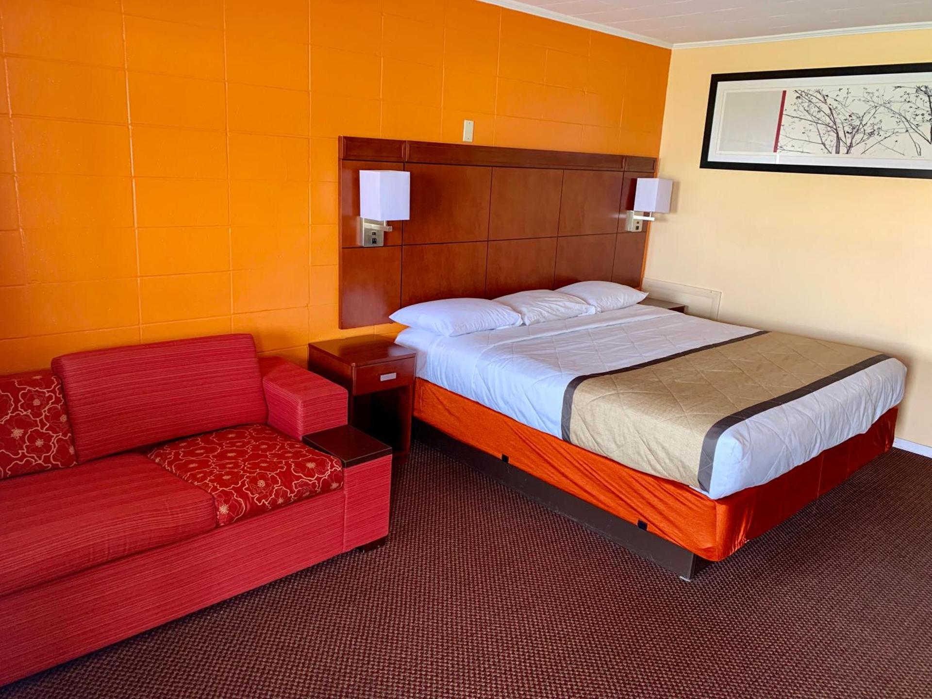 Budget Inn Mifflintown photo 3