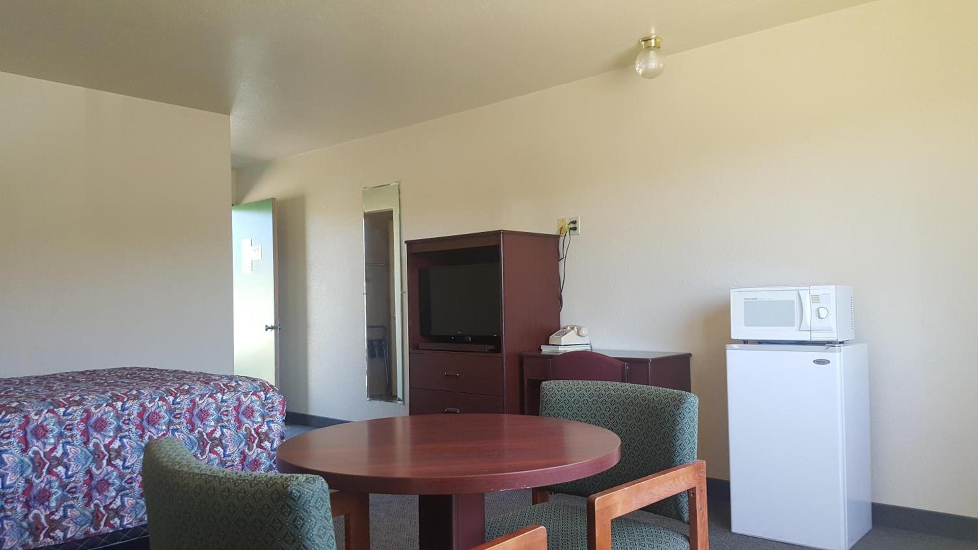 Safari Inn Motel photo 17