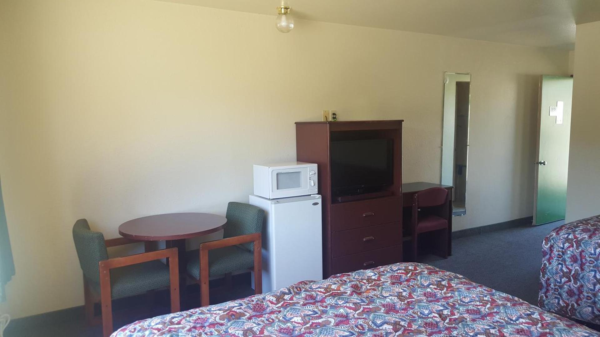 Safari Inn Motel photo 14