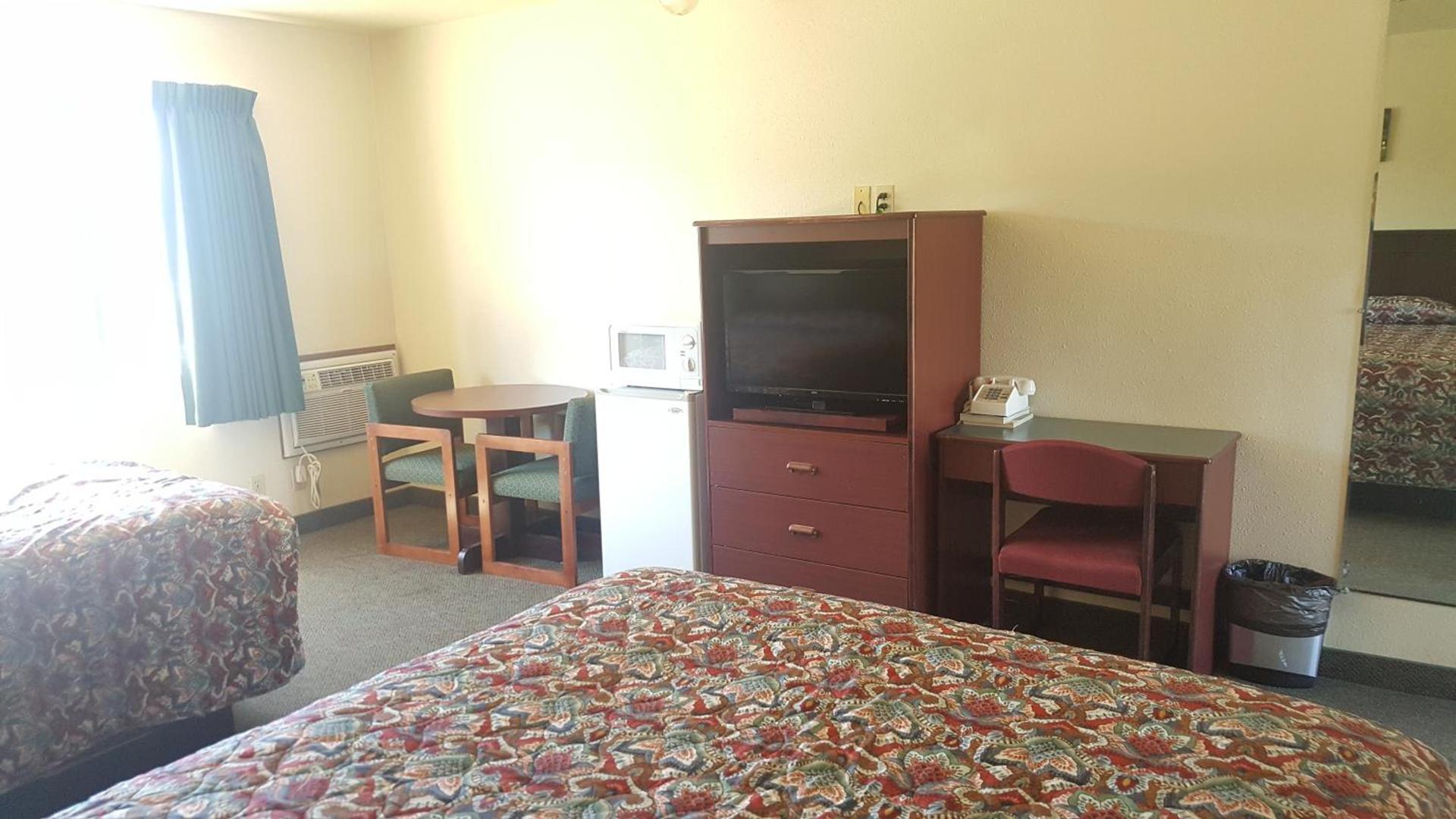 Safari Inn Motel photo 15