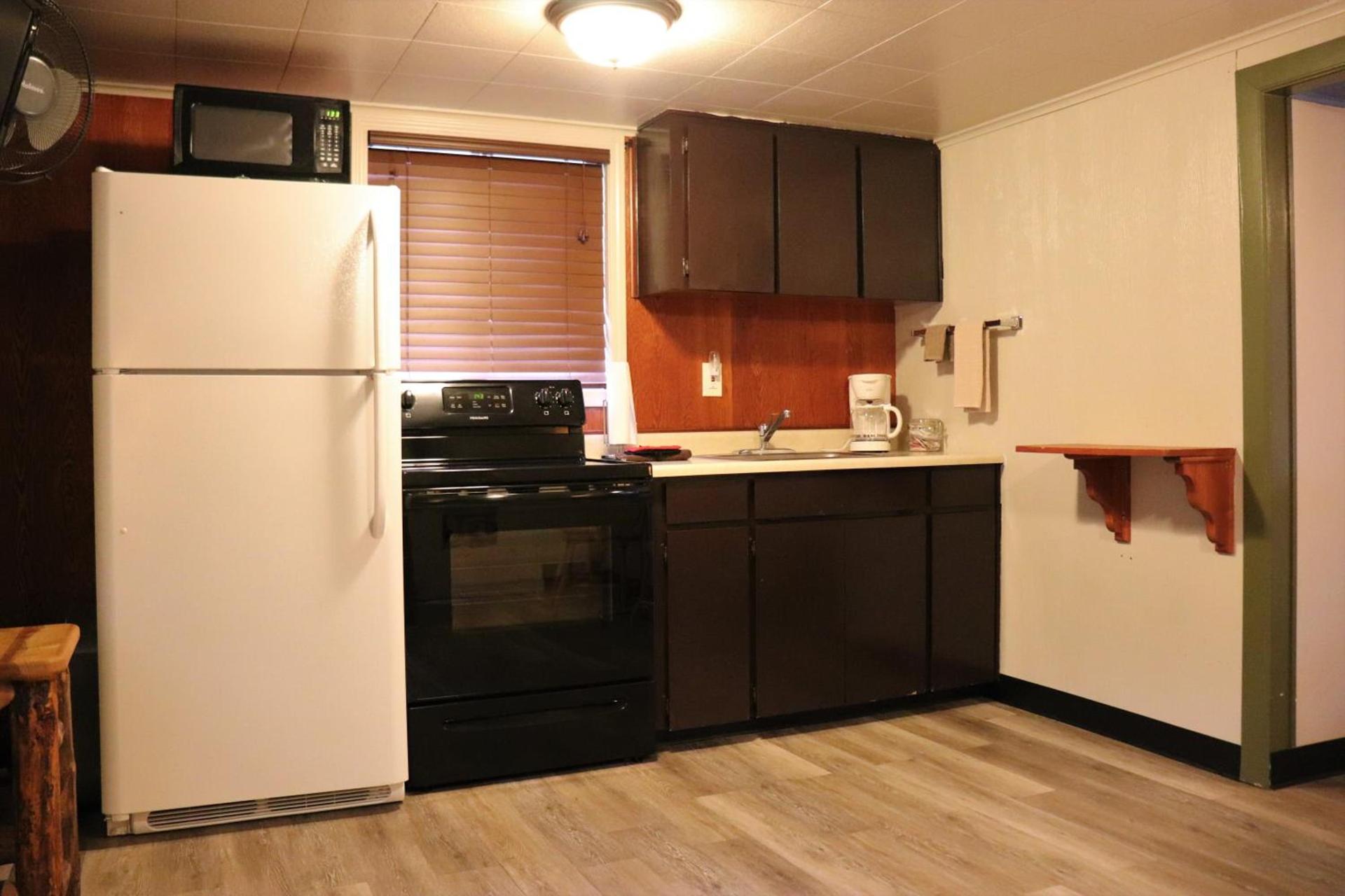 Lone Fir Resort photo 35