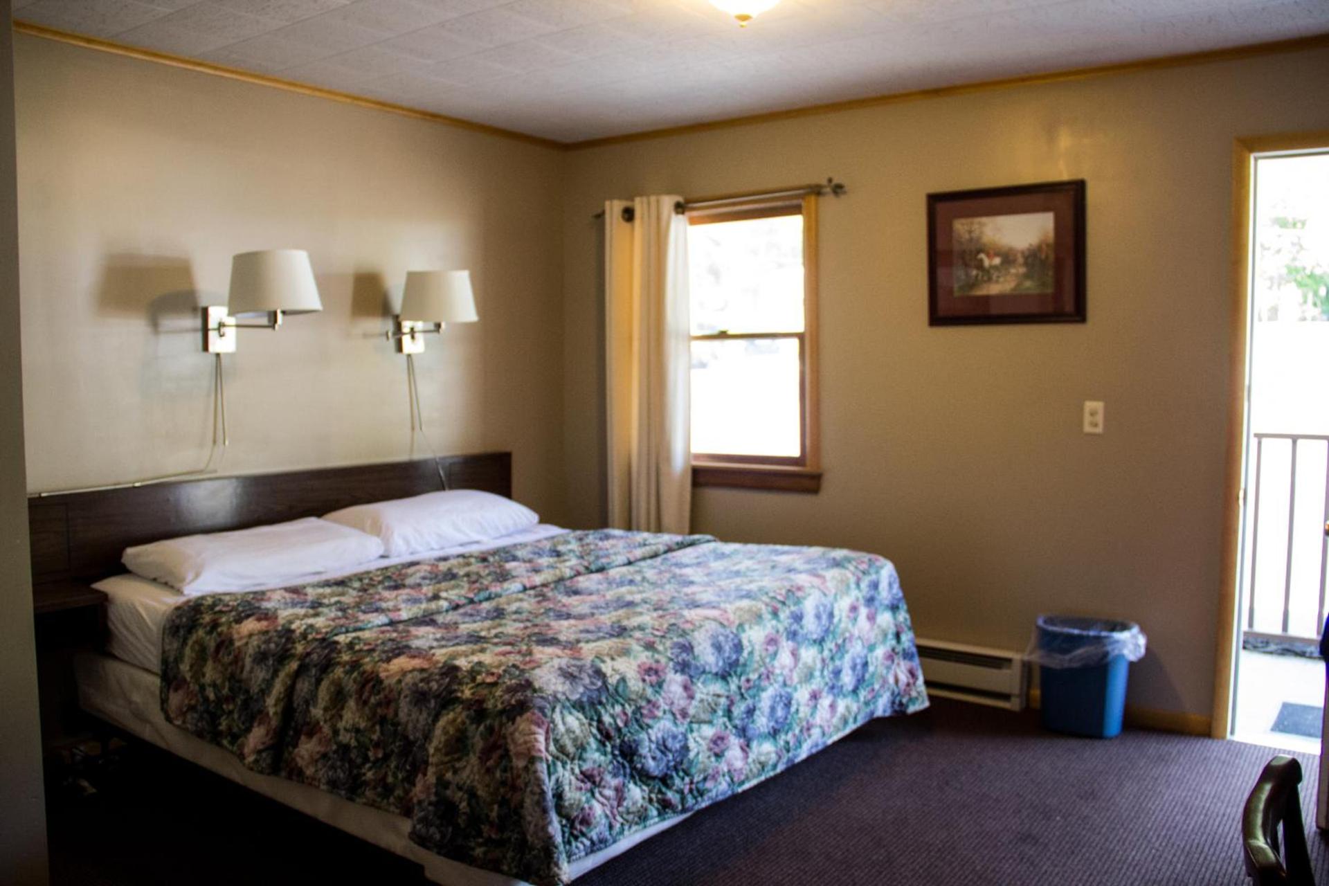 Fran Cove Motel photo 24