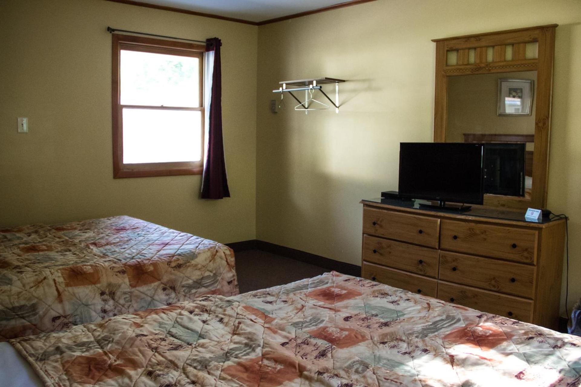 Fran Cove Motel photo 41