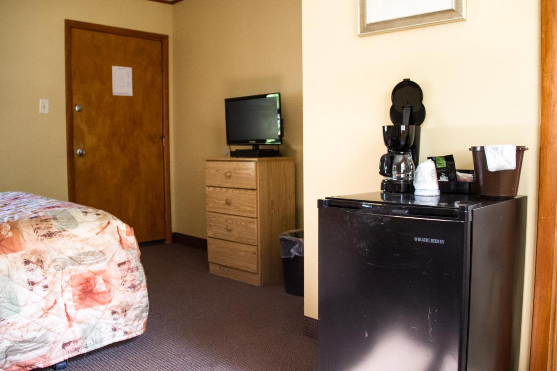 Fran Cove Motel photo 40
