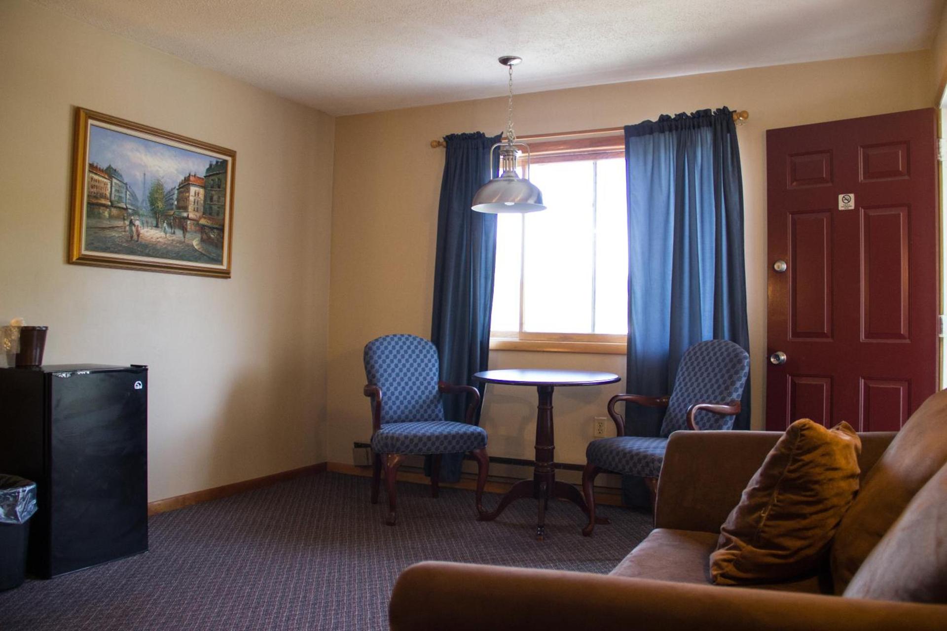 Fran Cove Motel photo 39