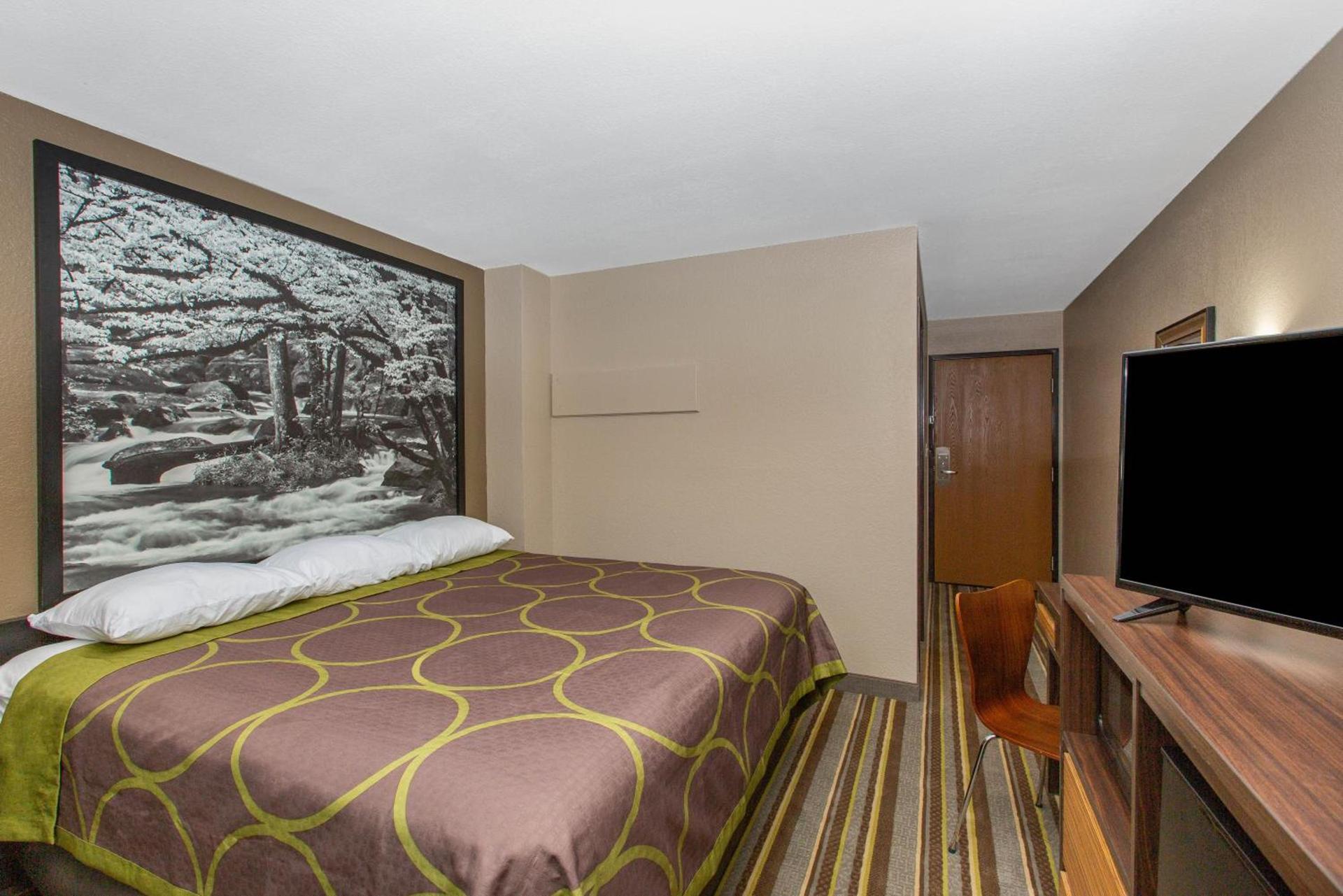 Super 8 by Wyndham Chattanooga Lookout Mountain TN photo 28