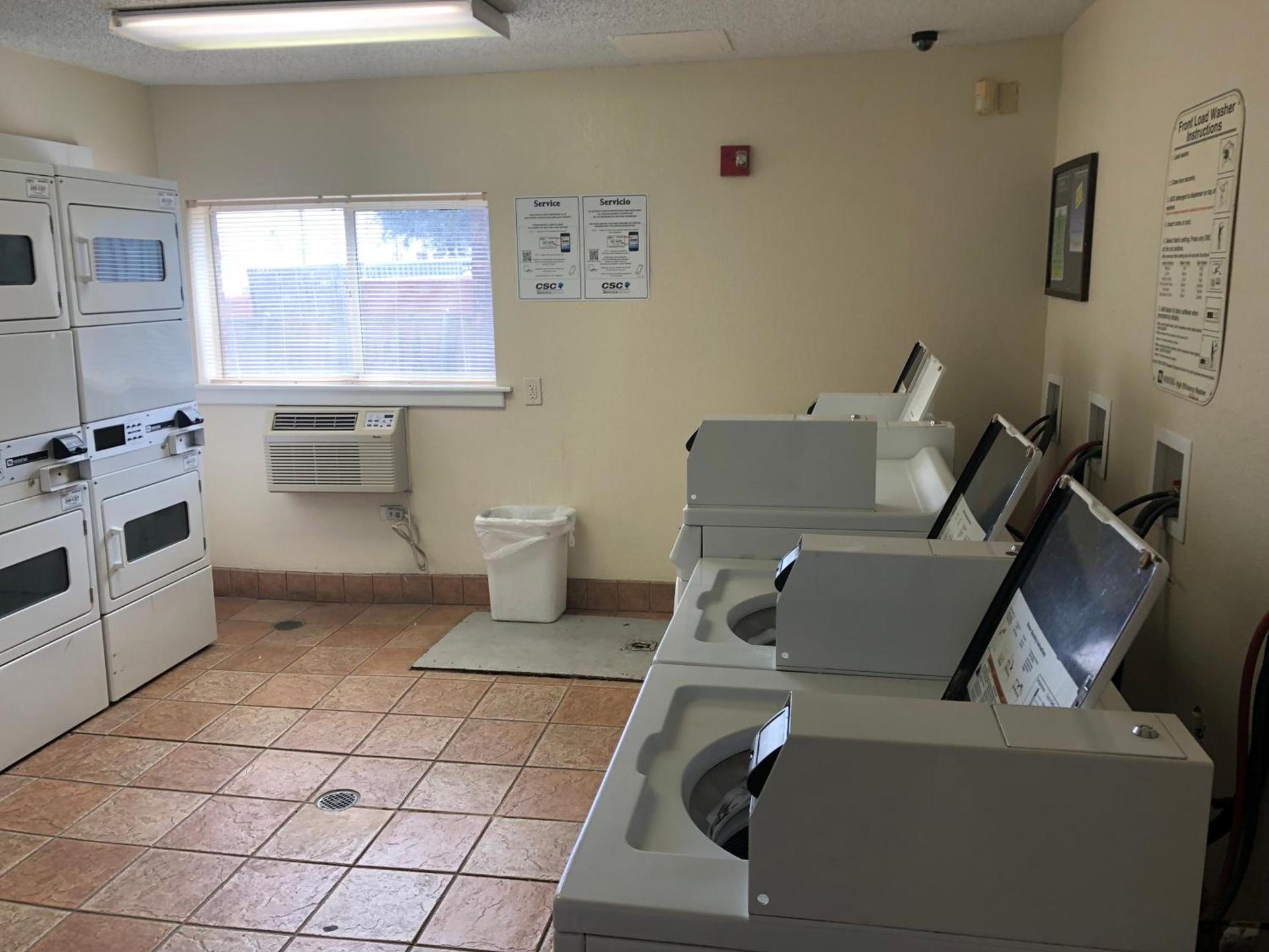 InTown Suites Extended Stay Dallas TX - Love Field Airport photo 12