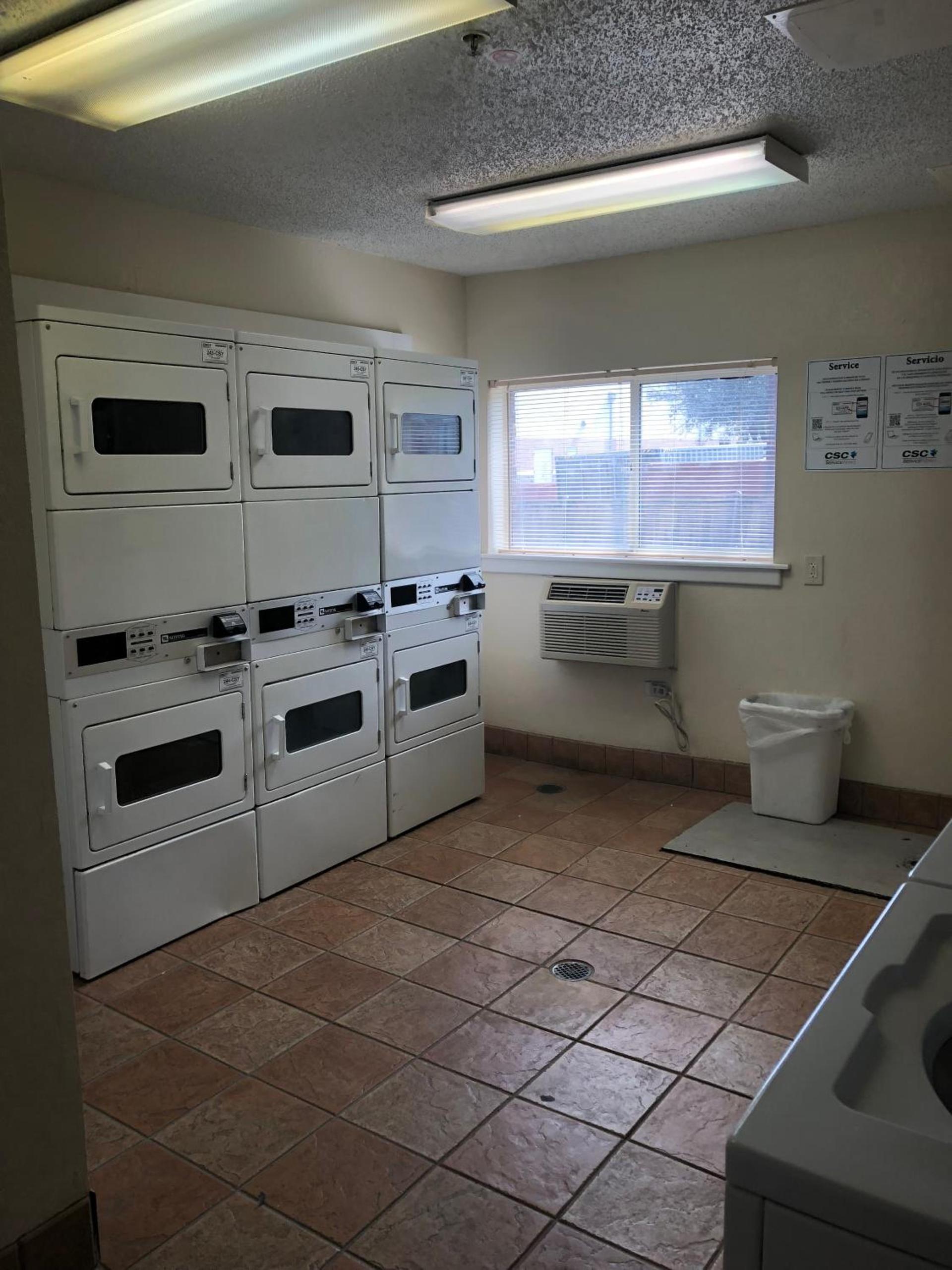 InTown Suites Extended Stay Dallas TX - Love Field Airport photo 11