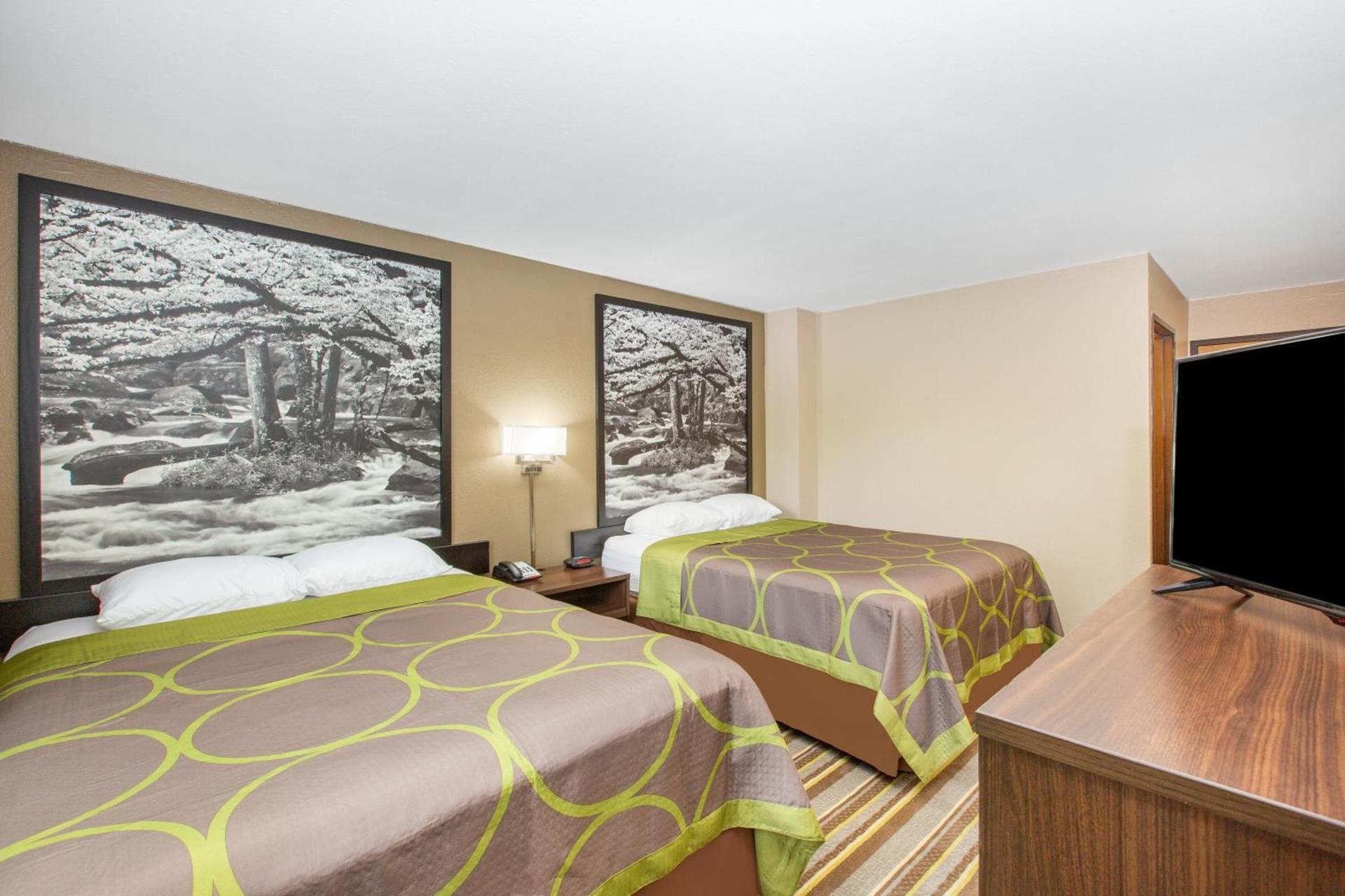 Super 8 by Wyndham Chattanooga Lookout Mountain TN photo 30