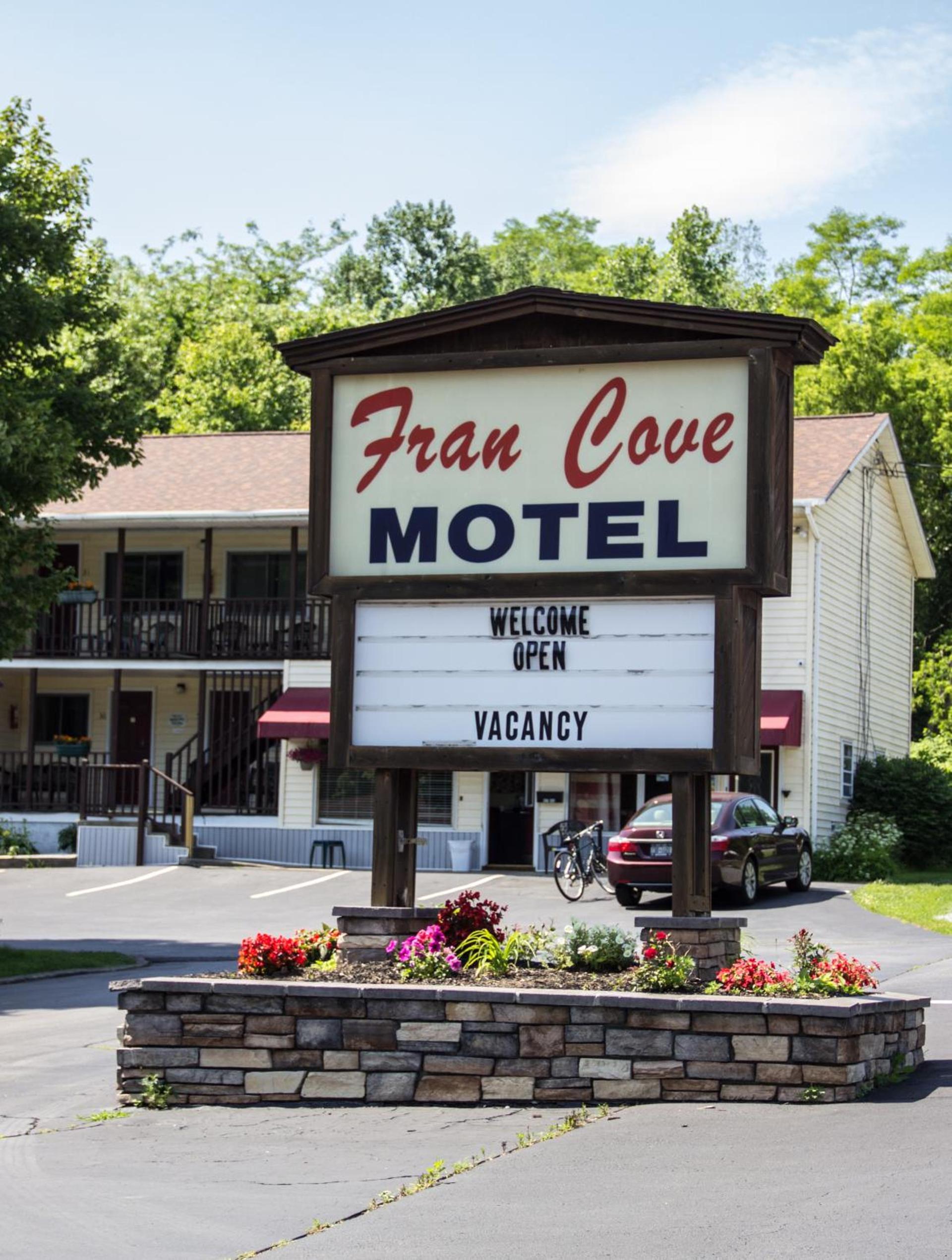 Fran Cove Motel photo 11