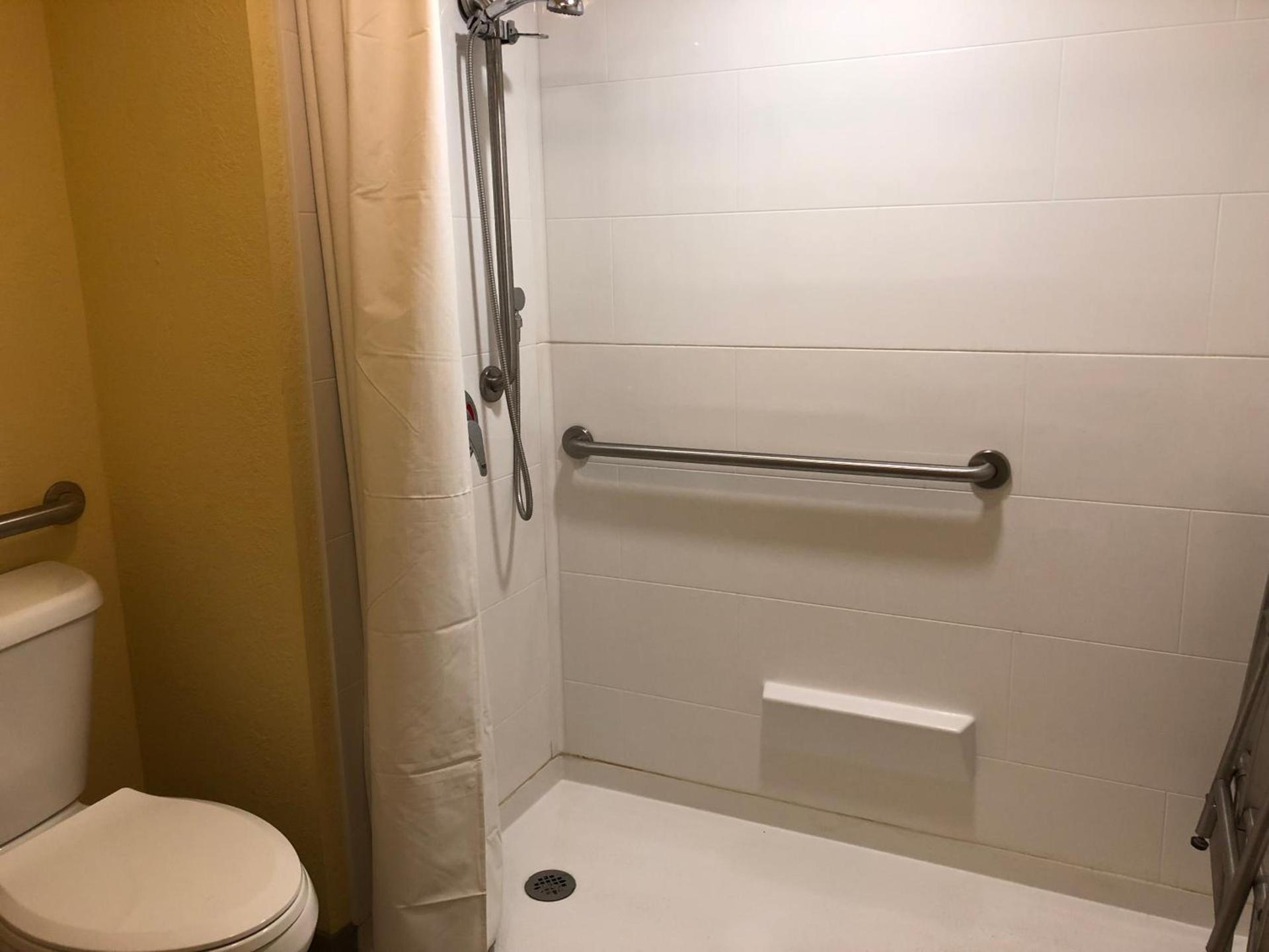 Days Inn by Wyndham Natchez photo 44