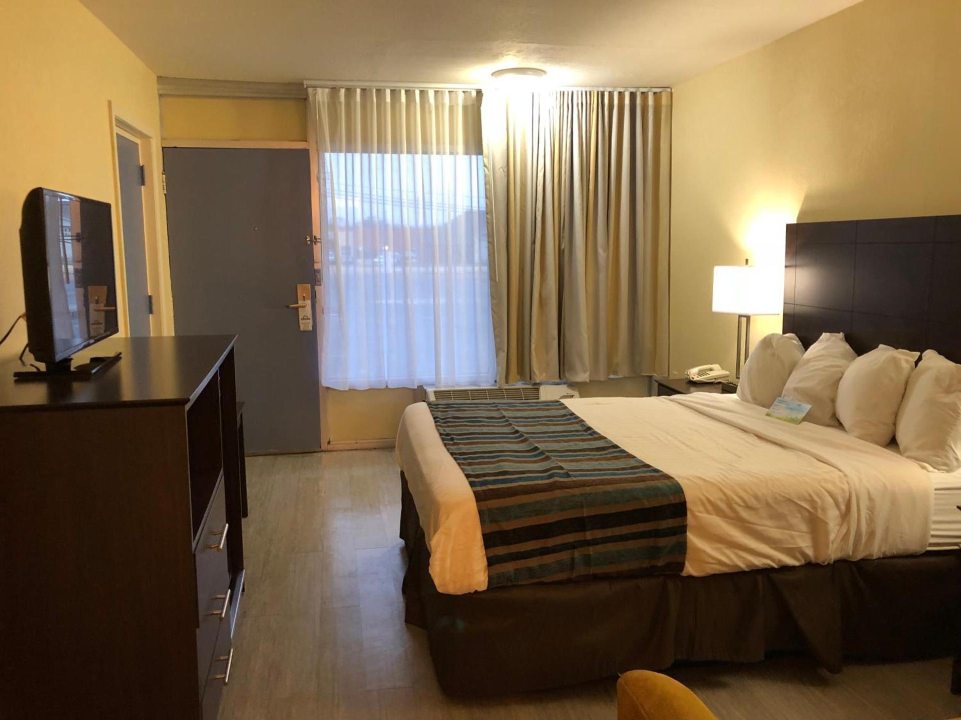 Days Inn by Wyndham Natchez photo 39