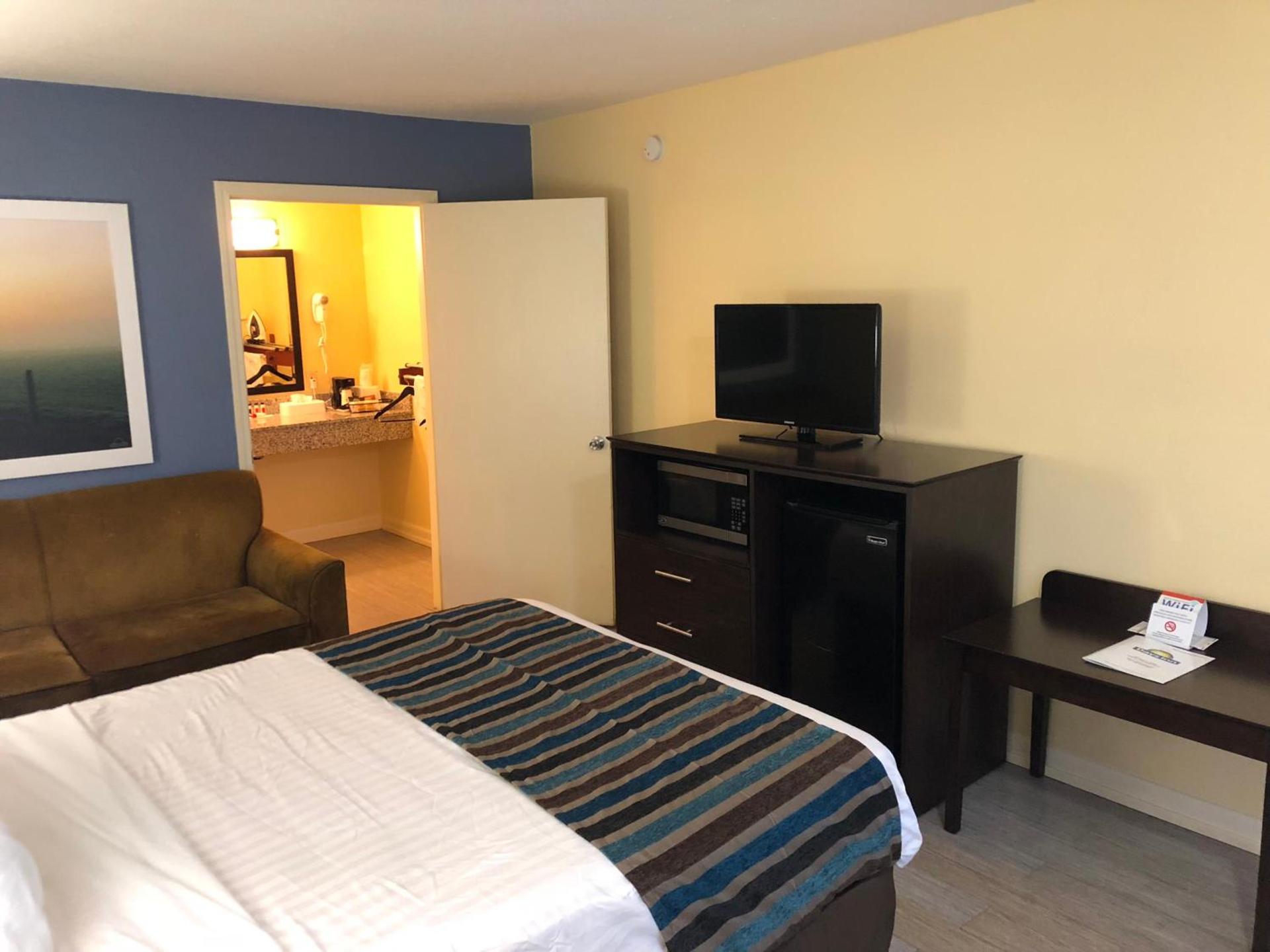 Days Inn by Wyndham Natchez photo 40