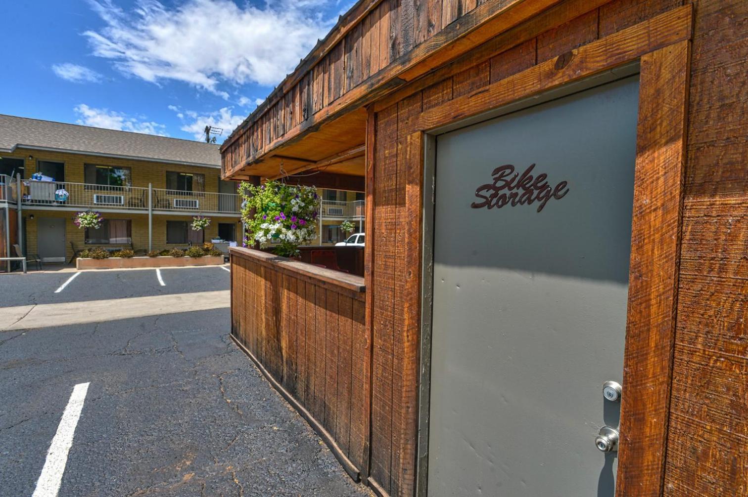 Rustic Inn photo 32