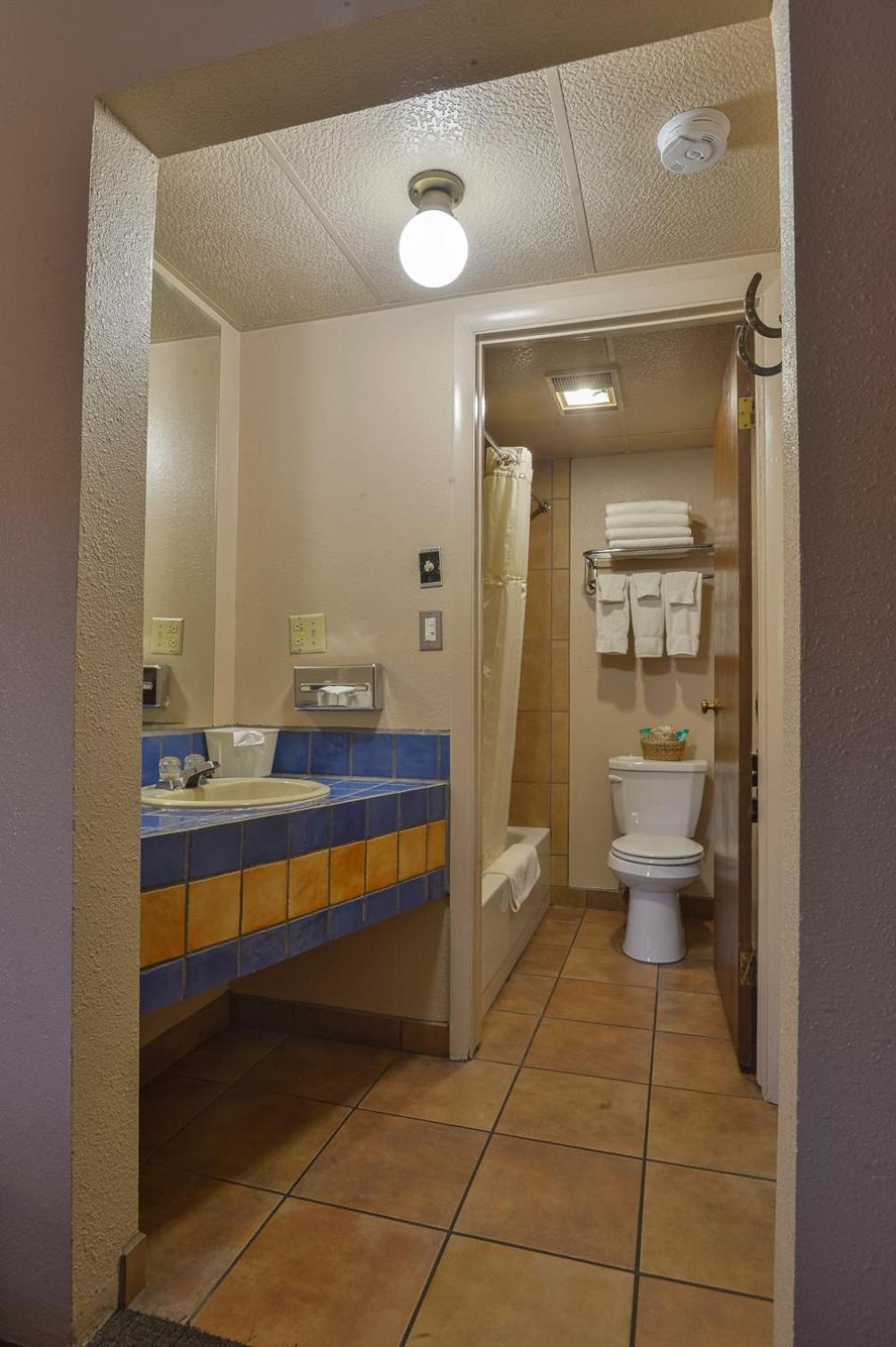 Rustic Inn photo 25