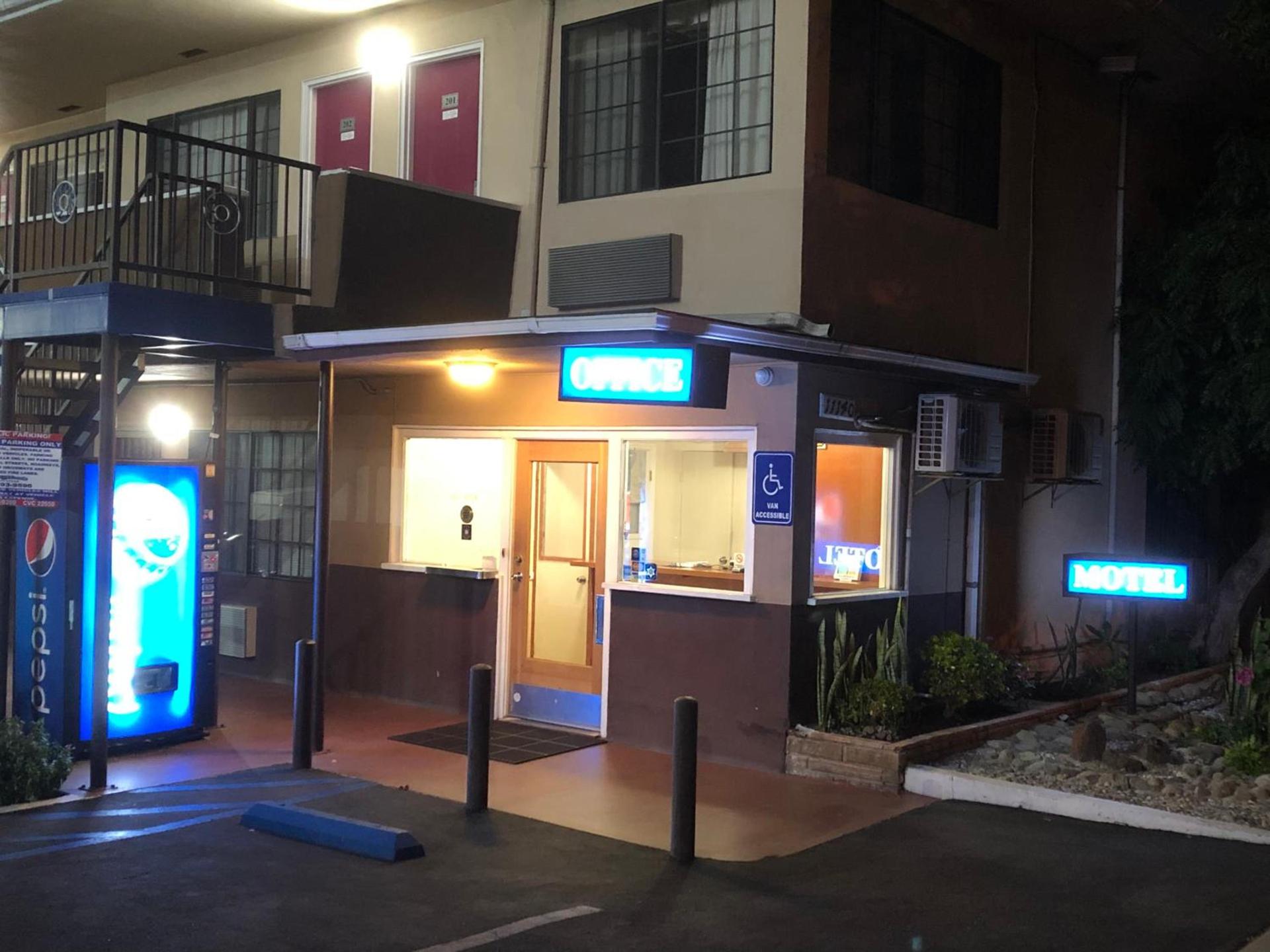 Whittier Travel Inn photo 30