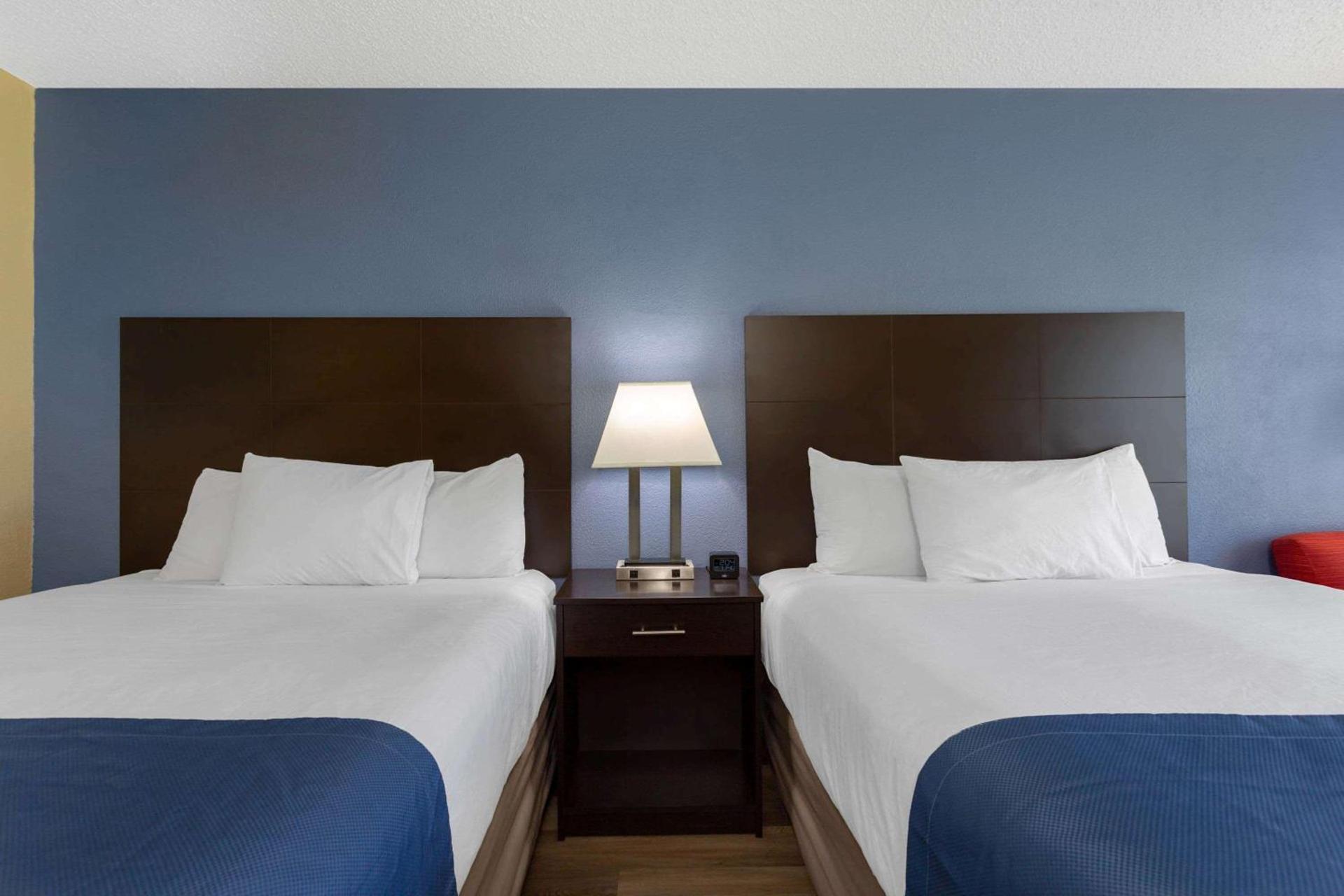 Days Inn by Wyndham Greensboro Airport photo 16